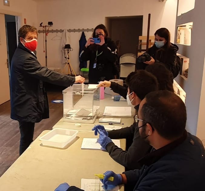 Pere Soler, portaveu del PSC Sant Cugat, votant. FOTO: Cedida