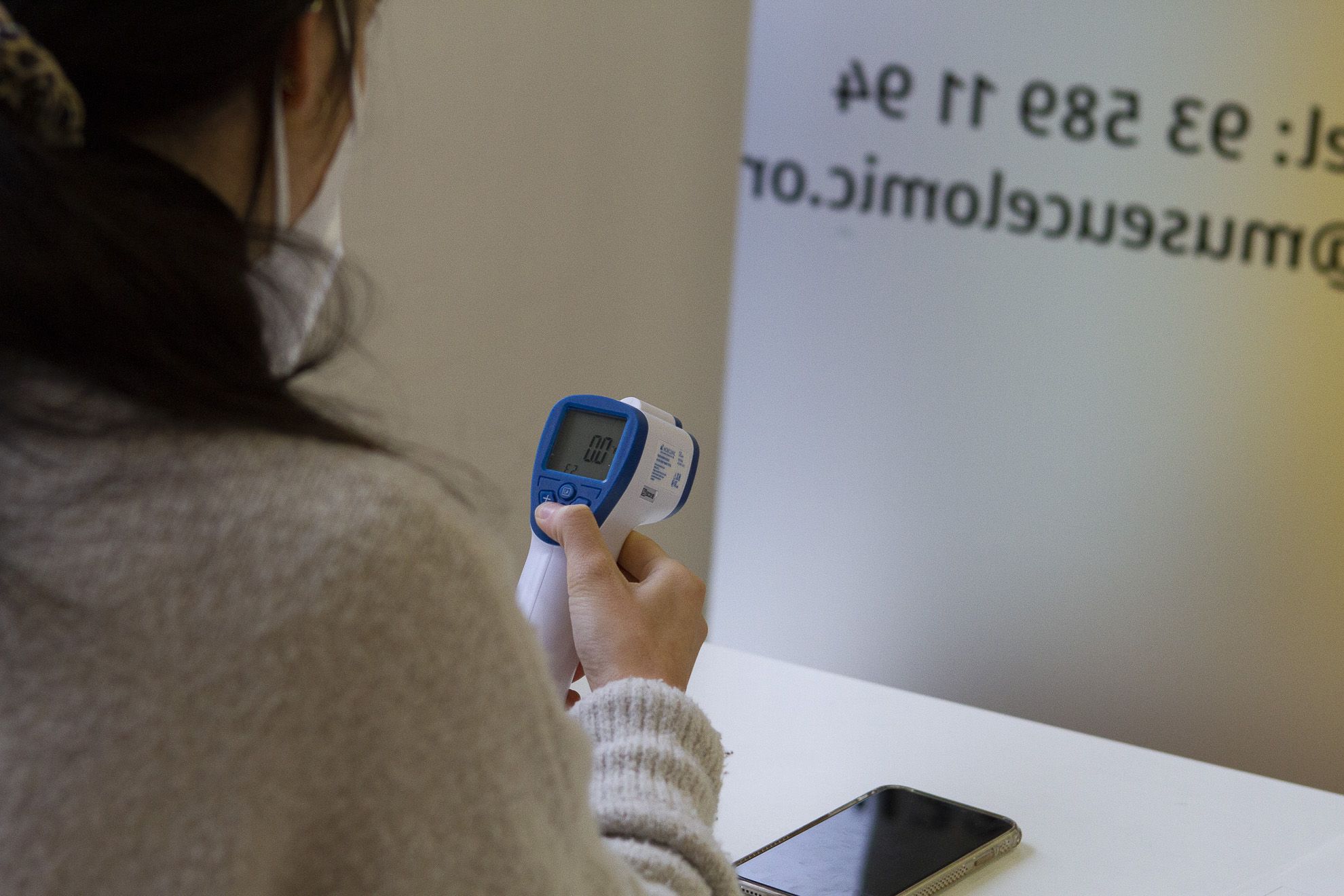 Mesures de seguretat en les eleccions al Parlament de Catalunya. FOTO: Estefania Bedmar