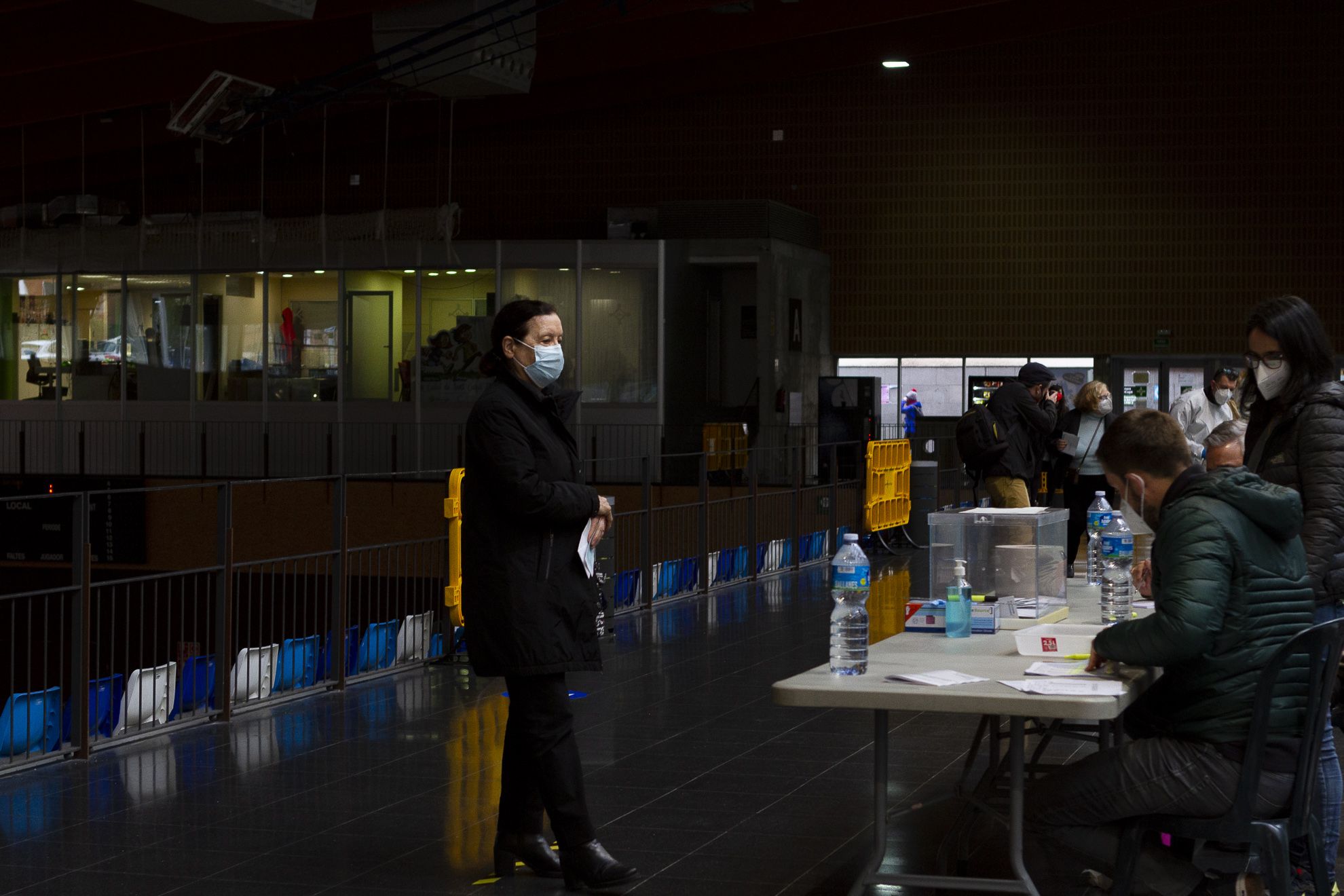 Eleccions al Parlament de Catalunya al pavelló III de la ZEM Rambla del Celler. FOTO: Estefania Bedmar