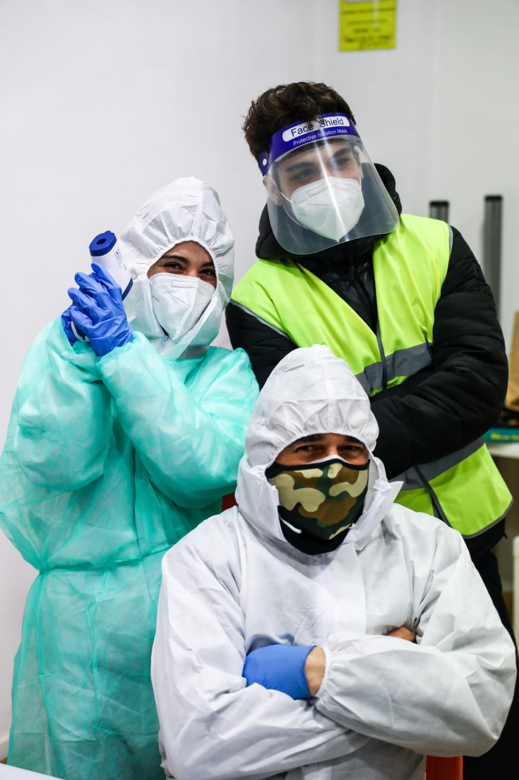 Els membres de les meses electorals han portat EPI en l'última hora de les eleccions. FOTO: Lali Puig