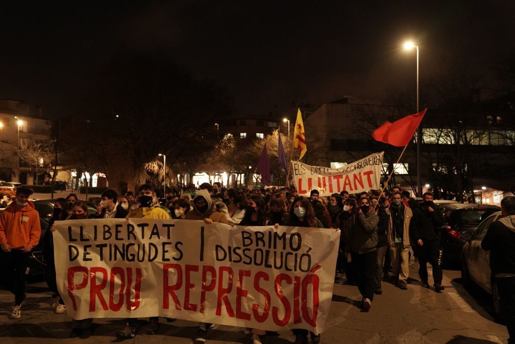 Manifestació contra "la brutalitat policial" a Sant Cugat. FOTO: Mariana Castel