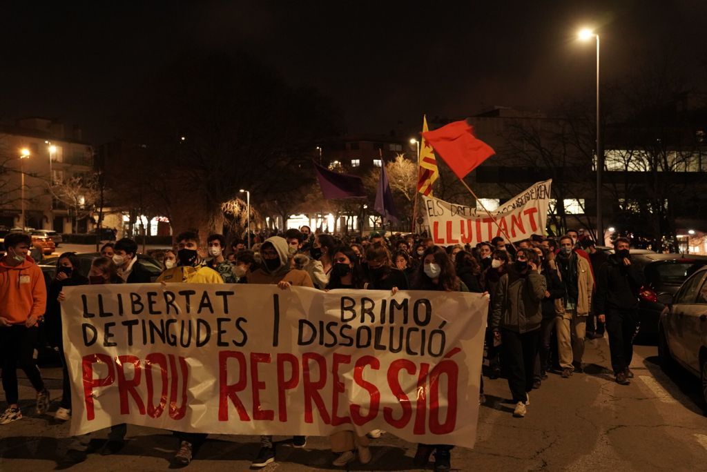 Manifestació contra "la brutalitat policial" a Sant Cugat. FOTO: Mariana Castel