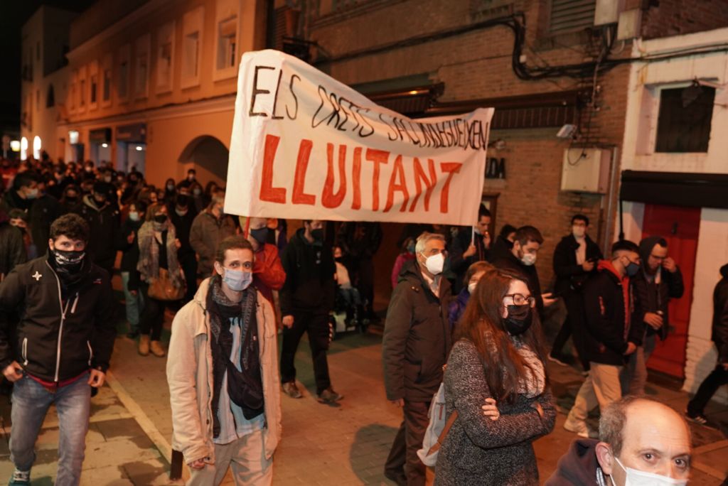 Manifestació contra "la brutalitat policial" a Sant Cugat. FOTO: Mariana Castel