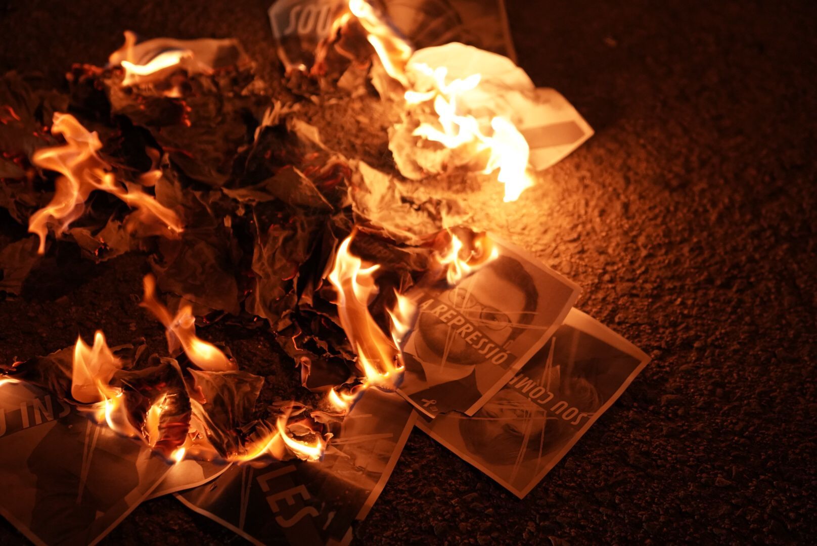 Manifestació contra "la brutalitat policial" a Sant Cugat. FOTO: Mariana Castel