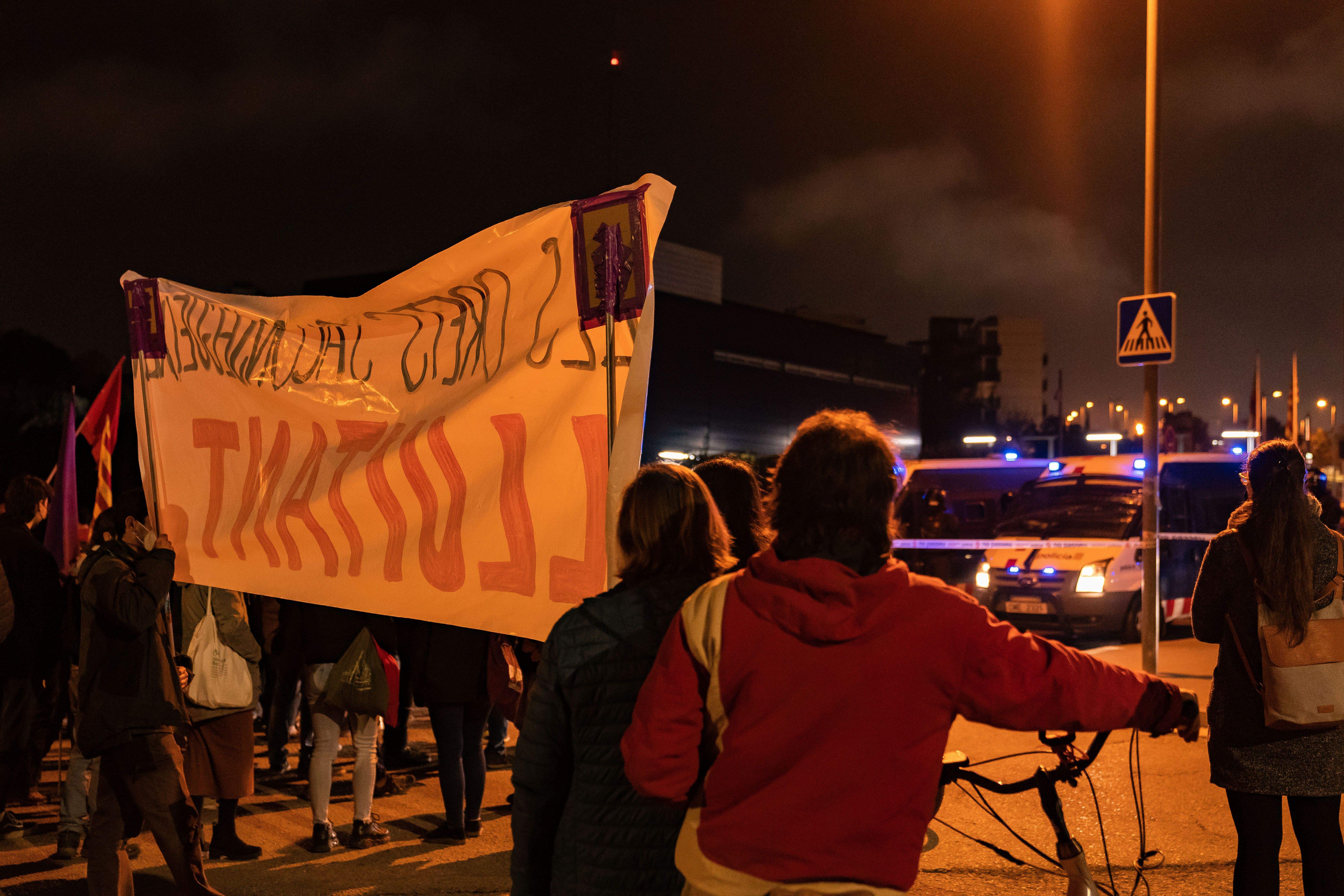 Manifestació contra "la brutalitat policial" a Sant Cugat. FOTO: Mariana Castel