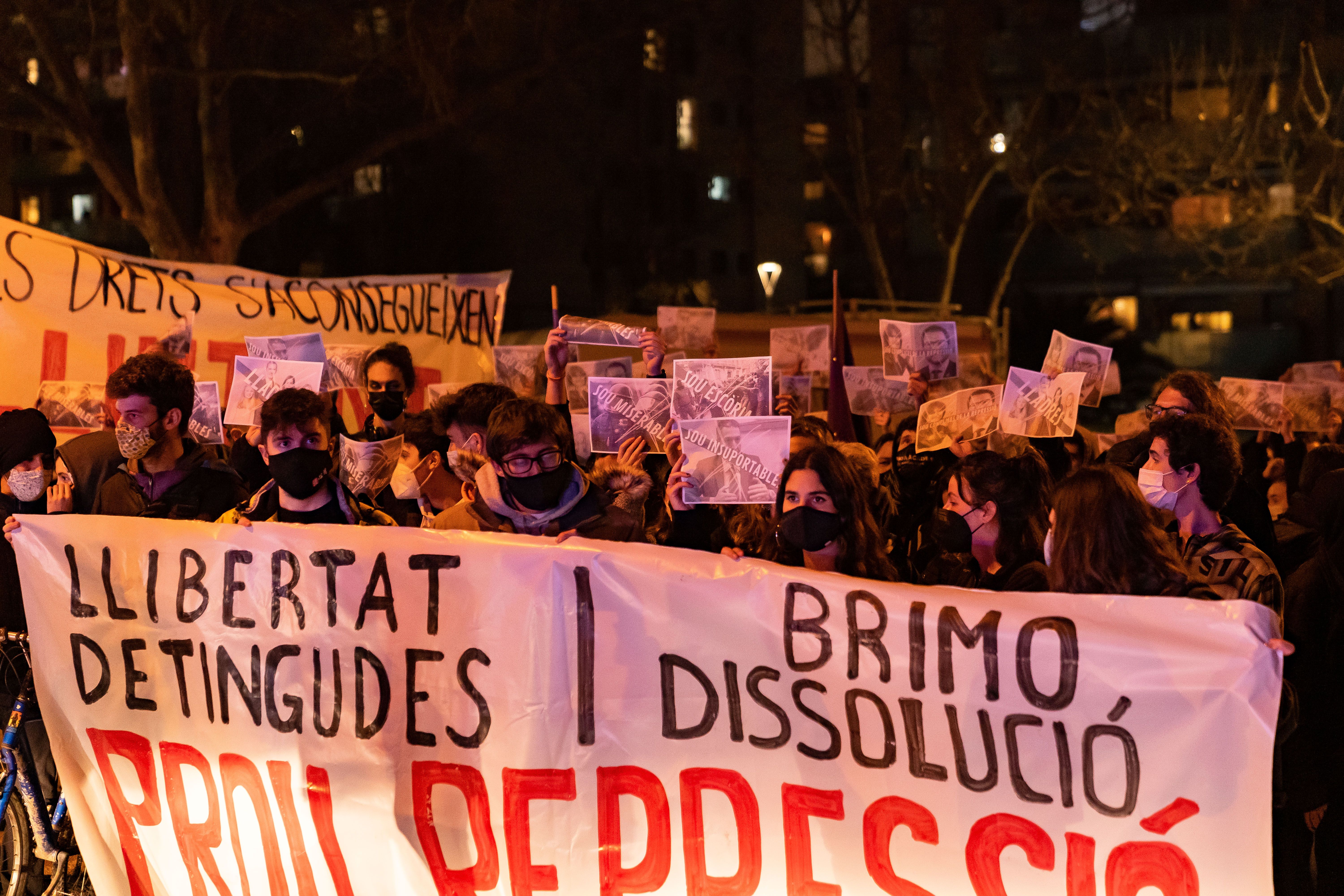 Manifestació contra "la brutalitat policial" a Sant Cugat. FOTO: Mariana Castel