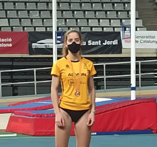 Helena Santacana, del Club Muntanyenc Sant Cugat, en el 3r graó del Campionat de Catalunya. FOTO: Cedida