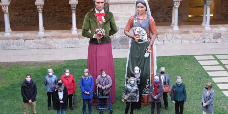 Canvi del mocador de la Marieta, dels Geganters de Sant Cugat, en el marc de Sant Medir. FOTO: Ajuntament de Sant Cugat