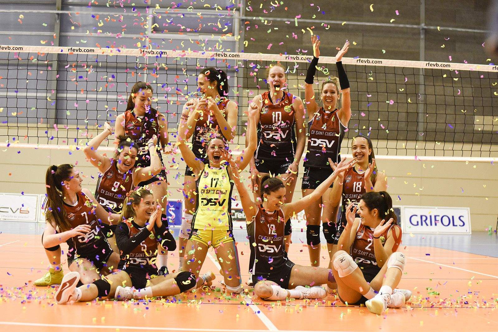 El DSV CV Sant Cugat celebra la classificació pels play-off pel títol de la Lliga Iberdrola. FOTO: Bernat Millet.