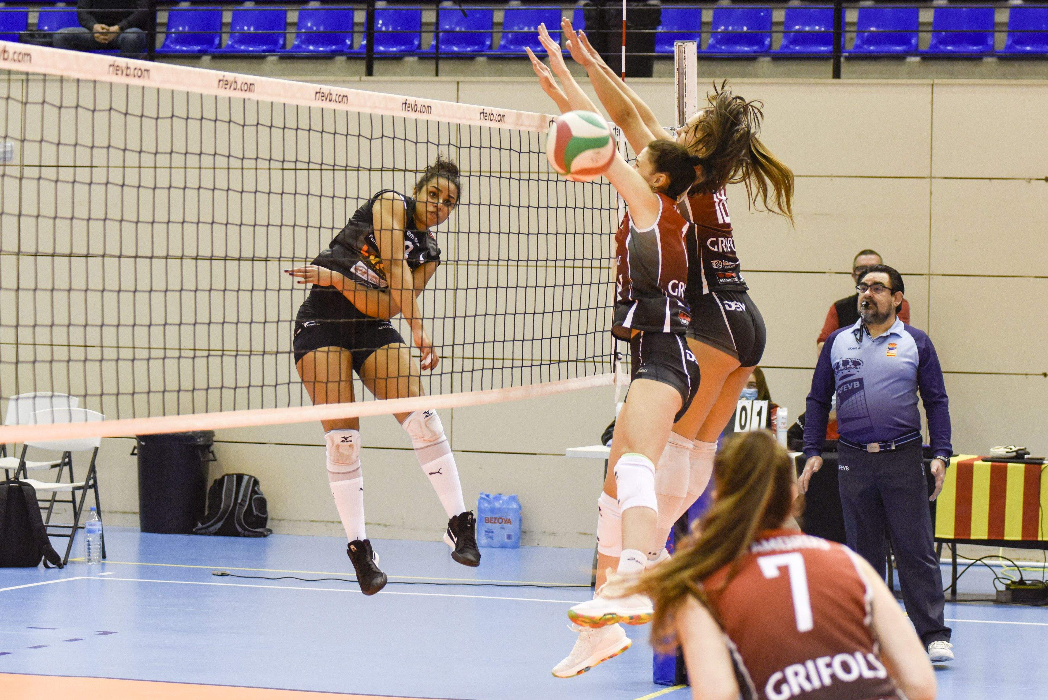 Voleibol femeni superlliga iberdrola DSV CV Sant Cugat Cajasol Voley dos hermanas Fotos Bernat Millet 22 Voleibol femeni superlliga iberdrola DSV CV Sant Cugat Cajasol Voley dos hermanas Fotos Bernat Millet 22