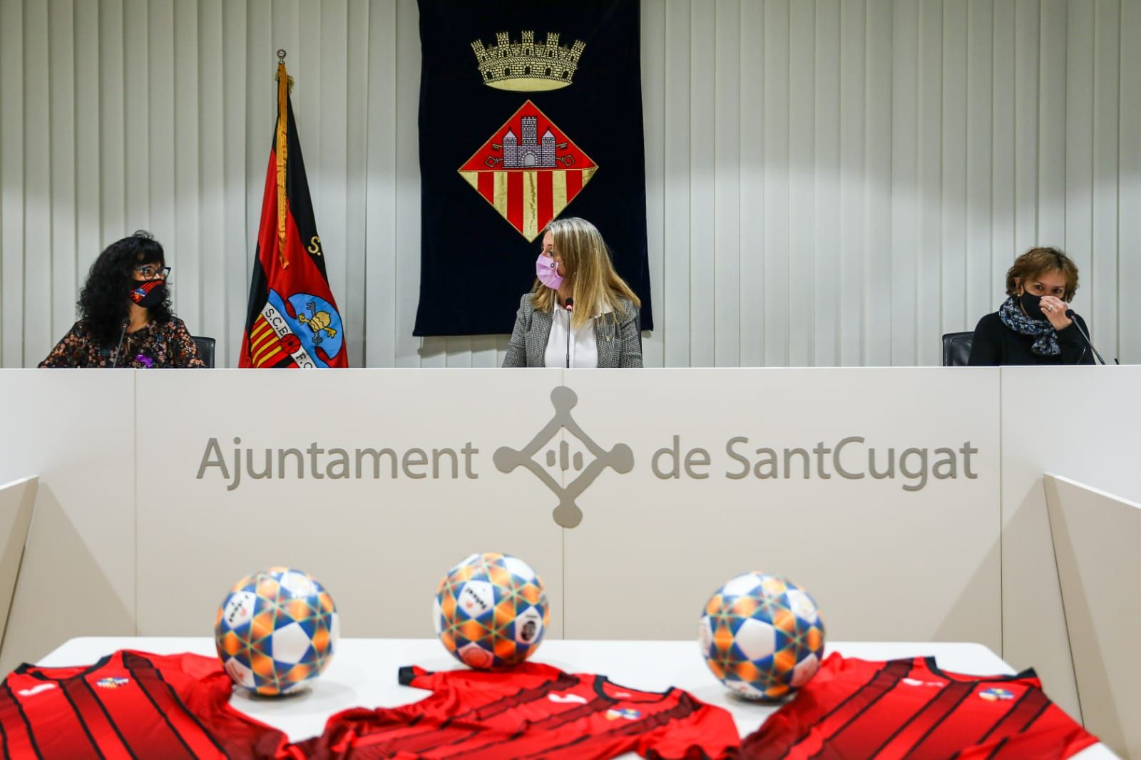 Commemoració dels 50 anys del primer equip femení del Sant Cugat FC. FOTO: Ajuntament