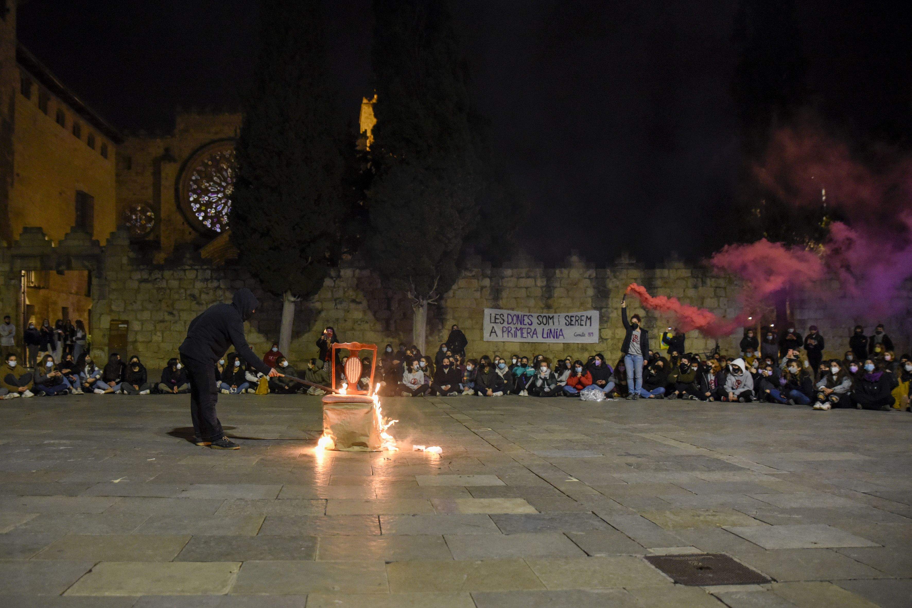 Performance 8M. Foto: Bernat Millet.