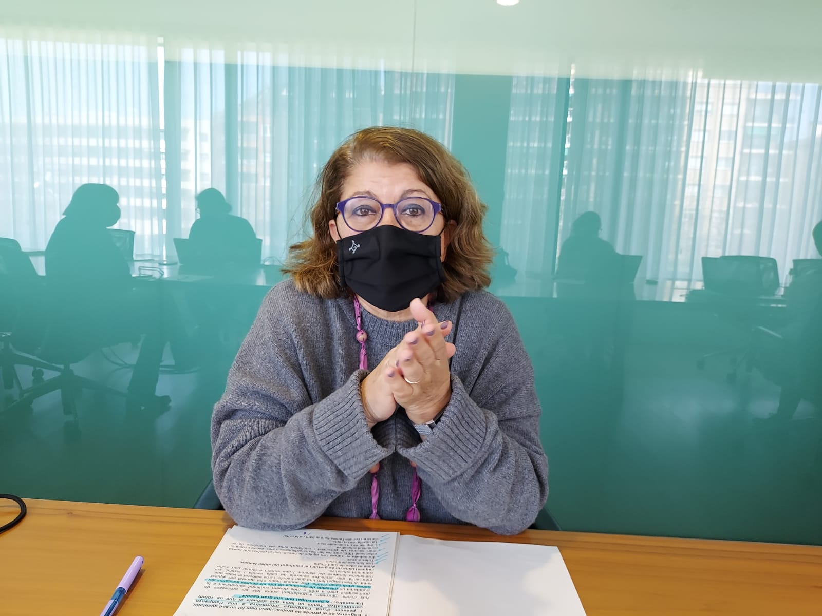 La regidora d'Educació, Pilar Gorina, durant la roda de premsa per explicar el procés de preinscripció escolar a Sant Cugat. FOTO: JLSilva