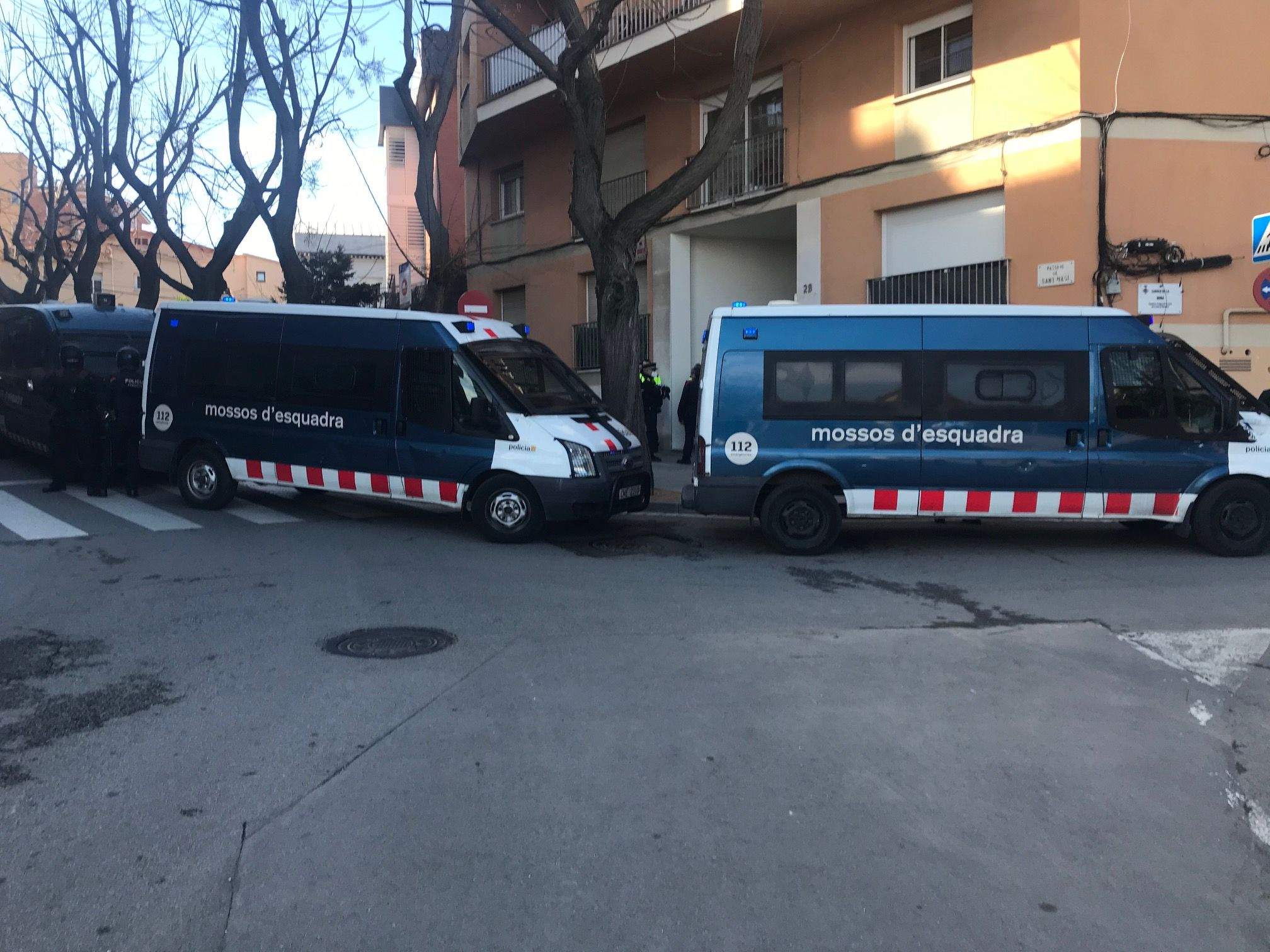 Els Mossos d'Esquadra han sol·licitat l'ajuda de 4 furgons de les Àrees Regionals de Recursos Operatius (ARRO). FOTO: Nielo Ballart