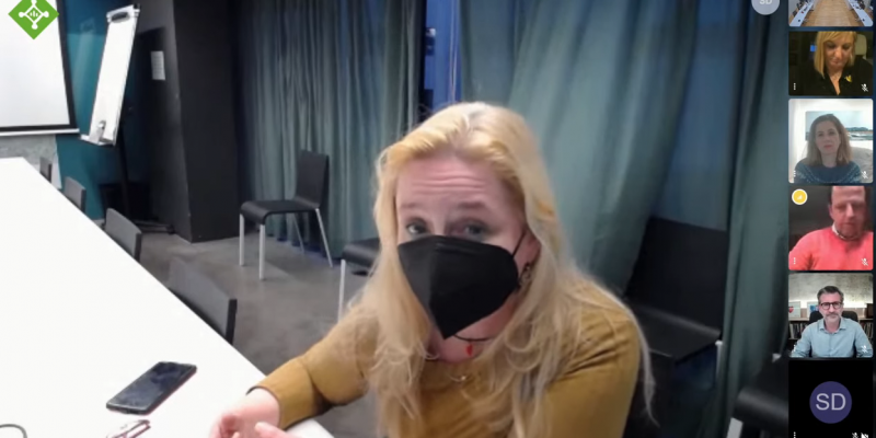 Eva Lafuente participant en l'Audiència Pública