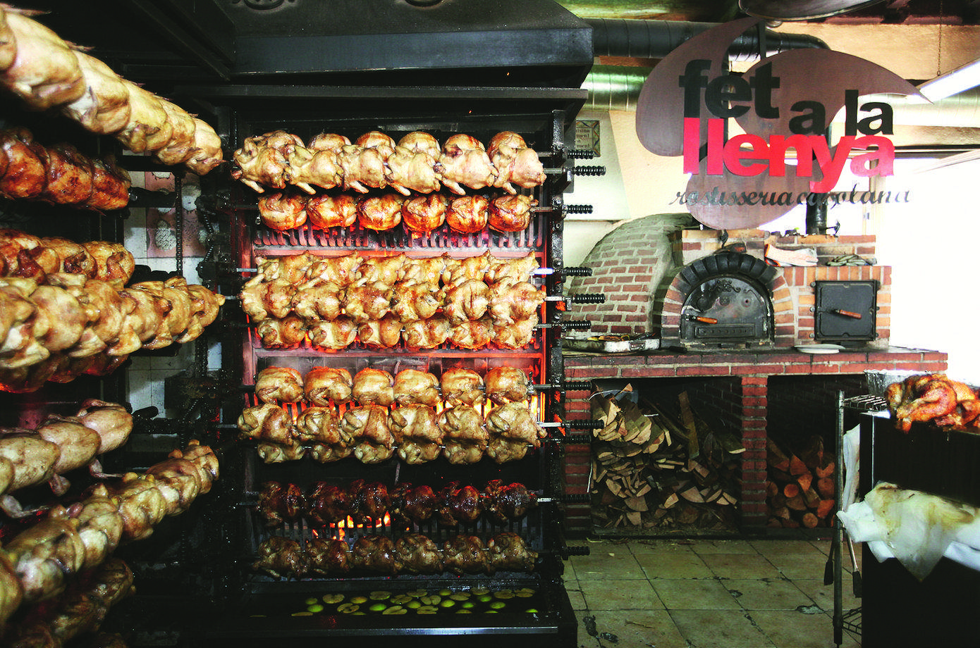 'Fet a la llenya' és una de les rostisseries de Sant Cugat. FOTO: Cedida