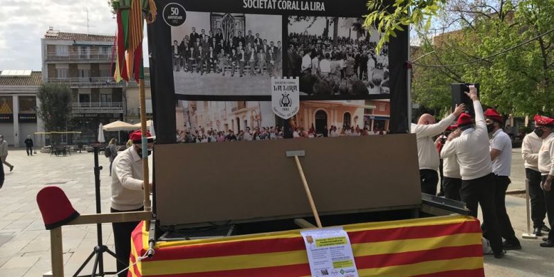 La Lira ha muntat una parada informativa de Caramelles. FOTO: Ferran Mitjà