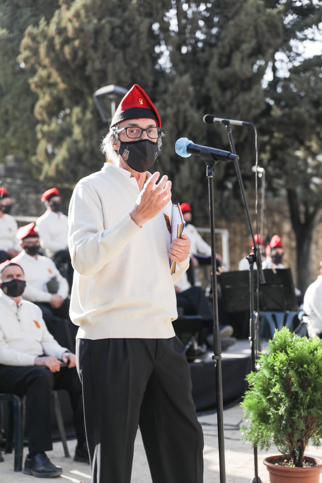 Parlament d'Eloi Jover, director de la Lira, en les Caramelles de Pasqua. FOTO: Lali Puig