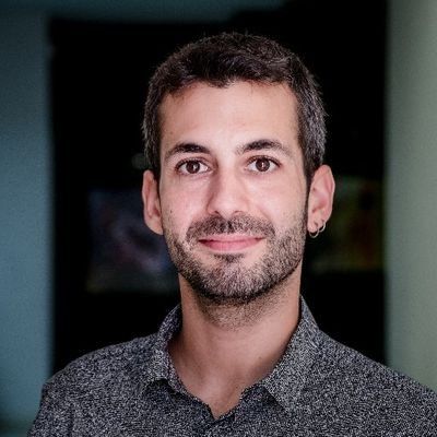 El santcugatenc Roger Tugas ha publicat 'Ferides d'exili'. FOTO: Cedida