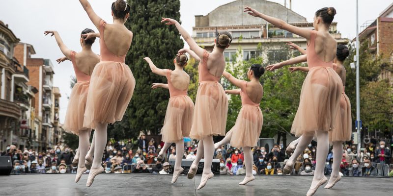 Dansa neoclàssica pel Dia Mundial del Parkinson. FOTO: Lali Puig / Ajuntament.