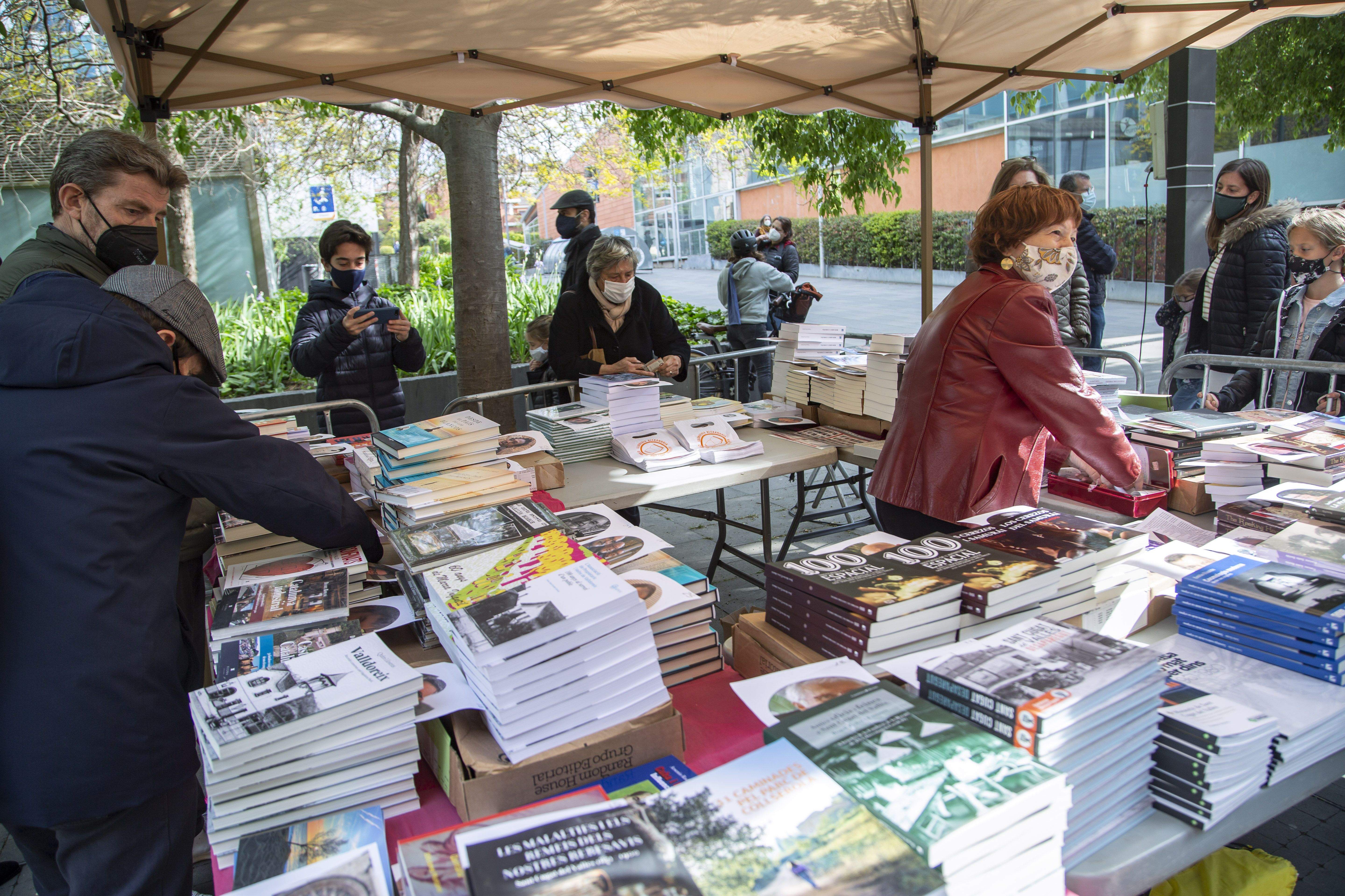 El TOT Sant Cugat ha organitzat la 8a Taula d'Escriptors. FOTO: Àngel Bravo