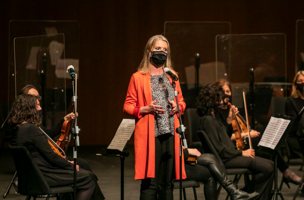 Mireia Ingla, alcaldessa de sant Cugat, en el concert solidari de Rotary Sant Cugat. FOTO: Laura Grau