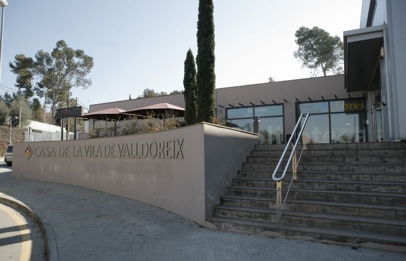 Edifici de l'EMD de Valldoreix a Sant Cugat. FOTO: Arxiu