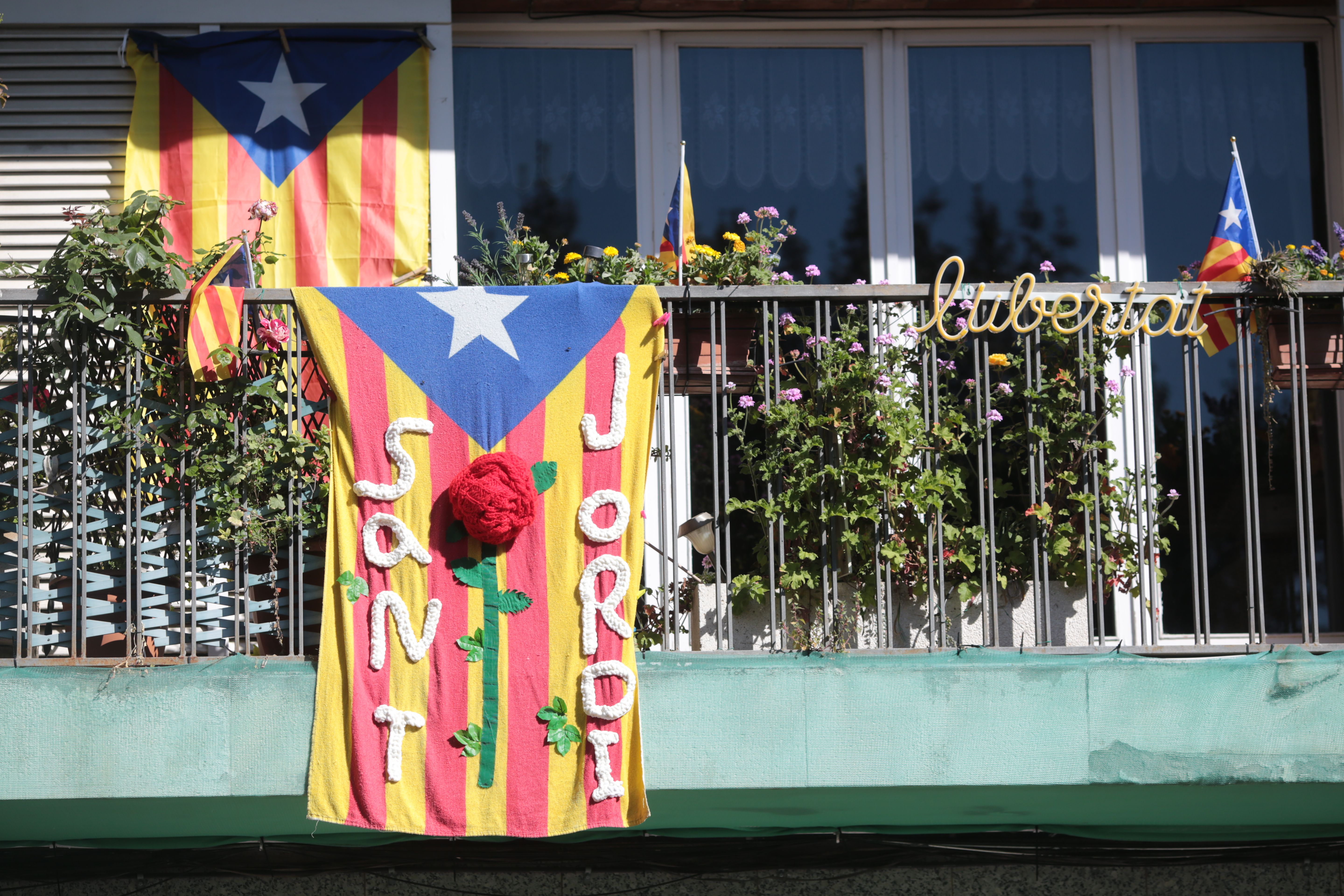 Sant Jordi es viu a Sant Cugat FOTO: Artur Ribera 