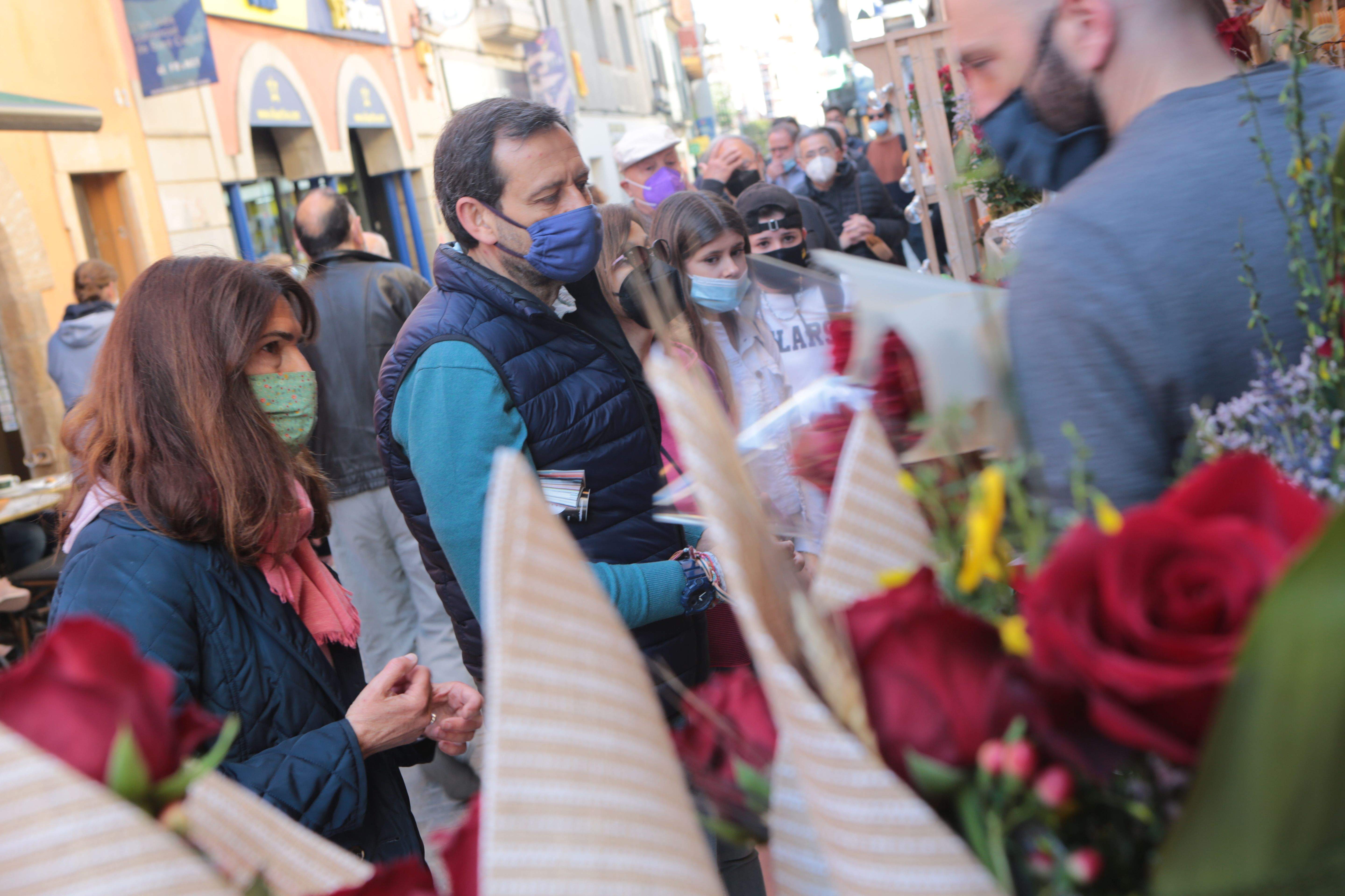 Sant Jordi es viu a Sant Cugat FOTO: Artur Ribera 