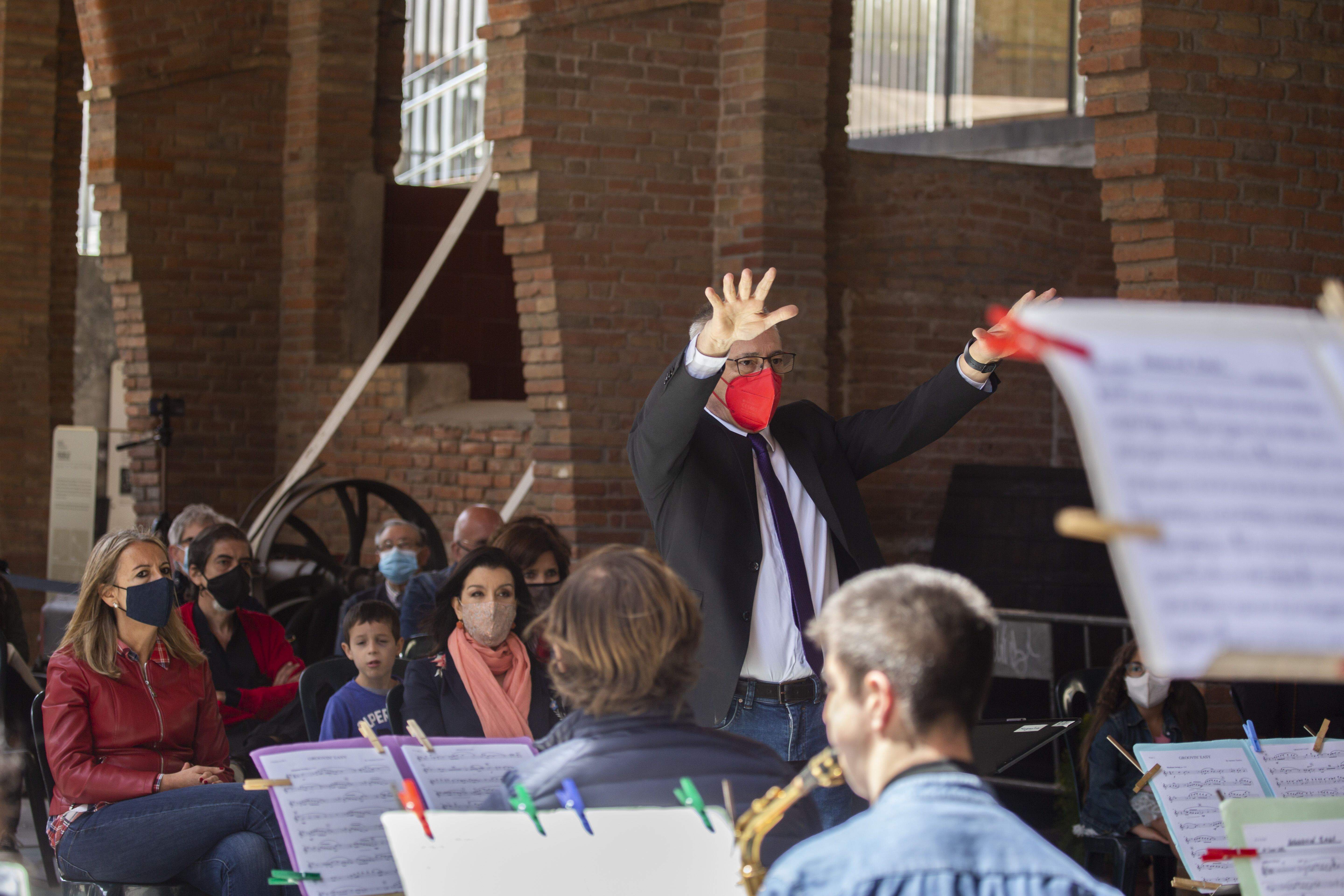 Concert de Sant Jordi amb swing de l'Orquestra Moderna Fusió. FOTO: Àngel Bravo