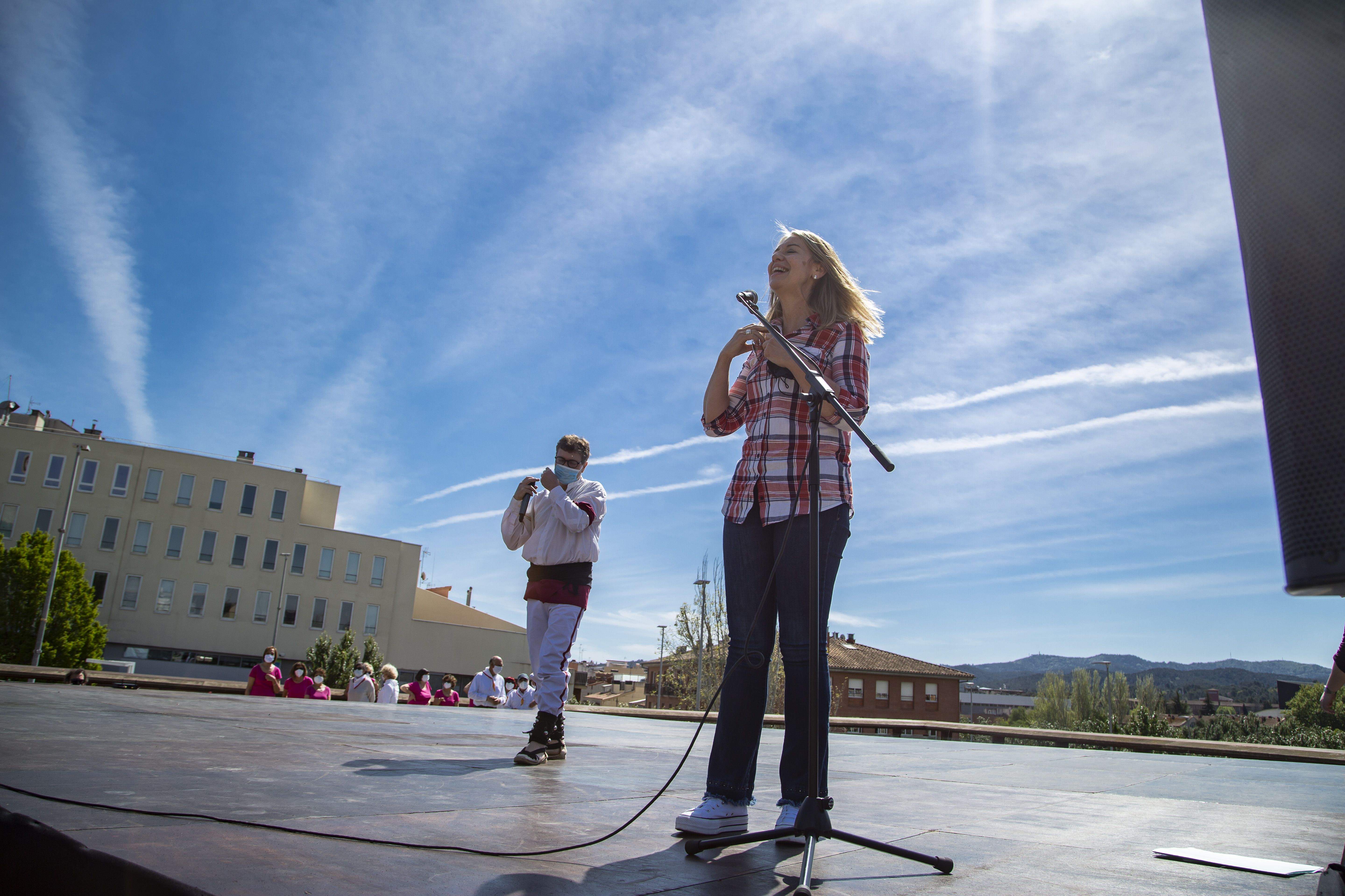 La cultura popular surt al carrer per Sant Jordi. FOTO: Àngel Bravo