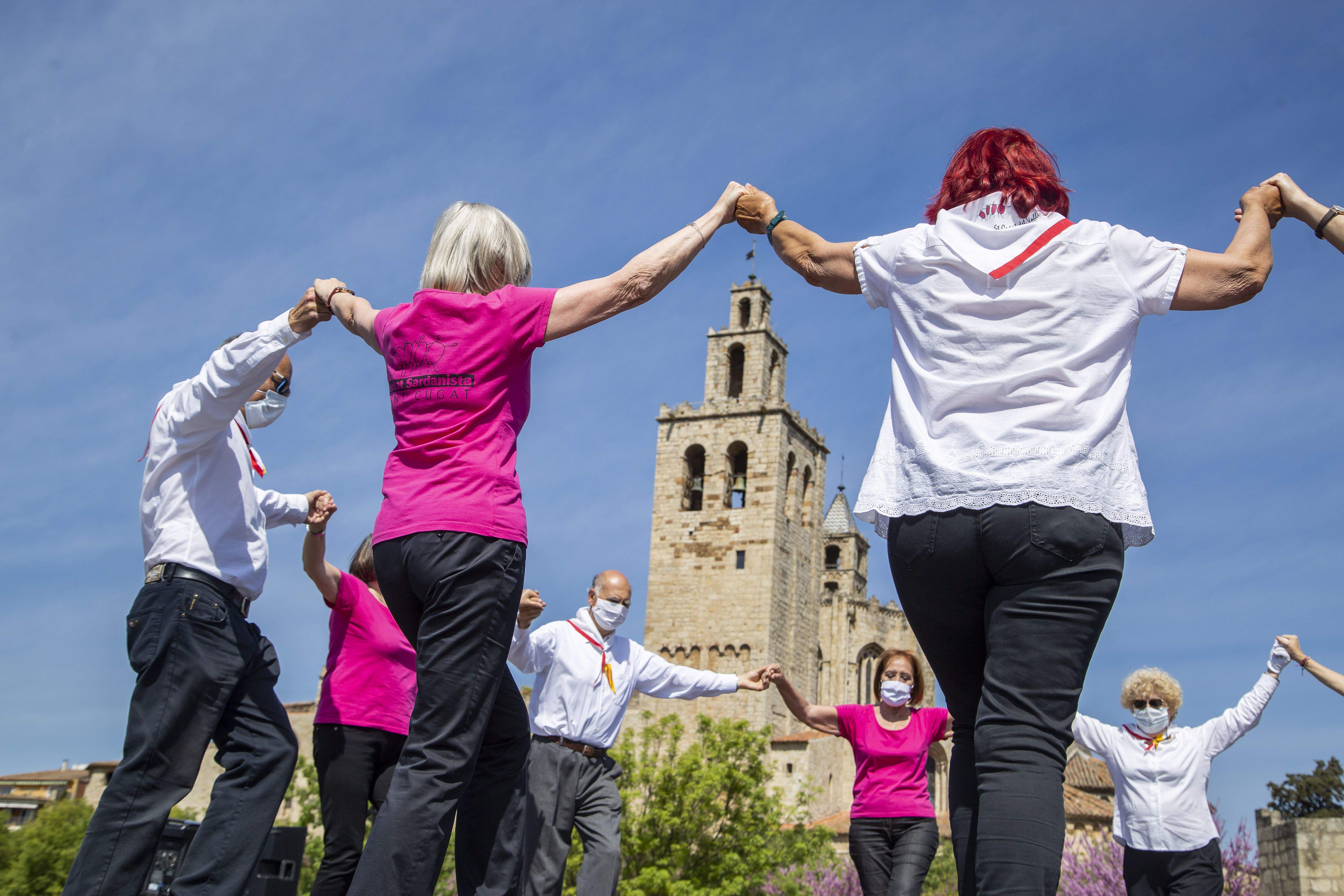 La cultura popular surt al carrer per Sant Jordi. FOTO: Àngel Bravo