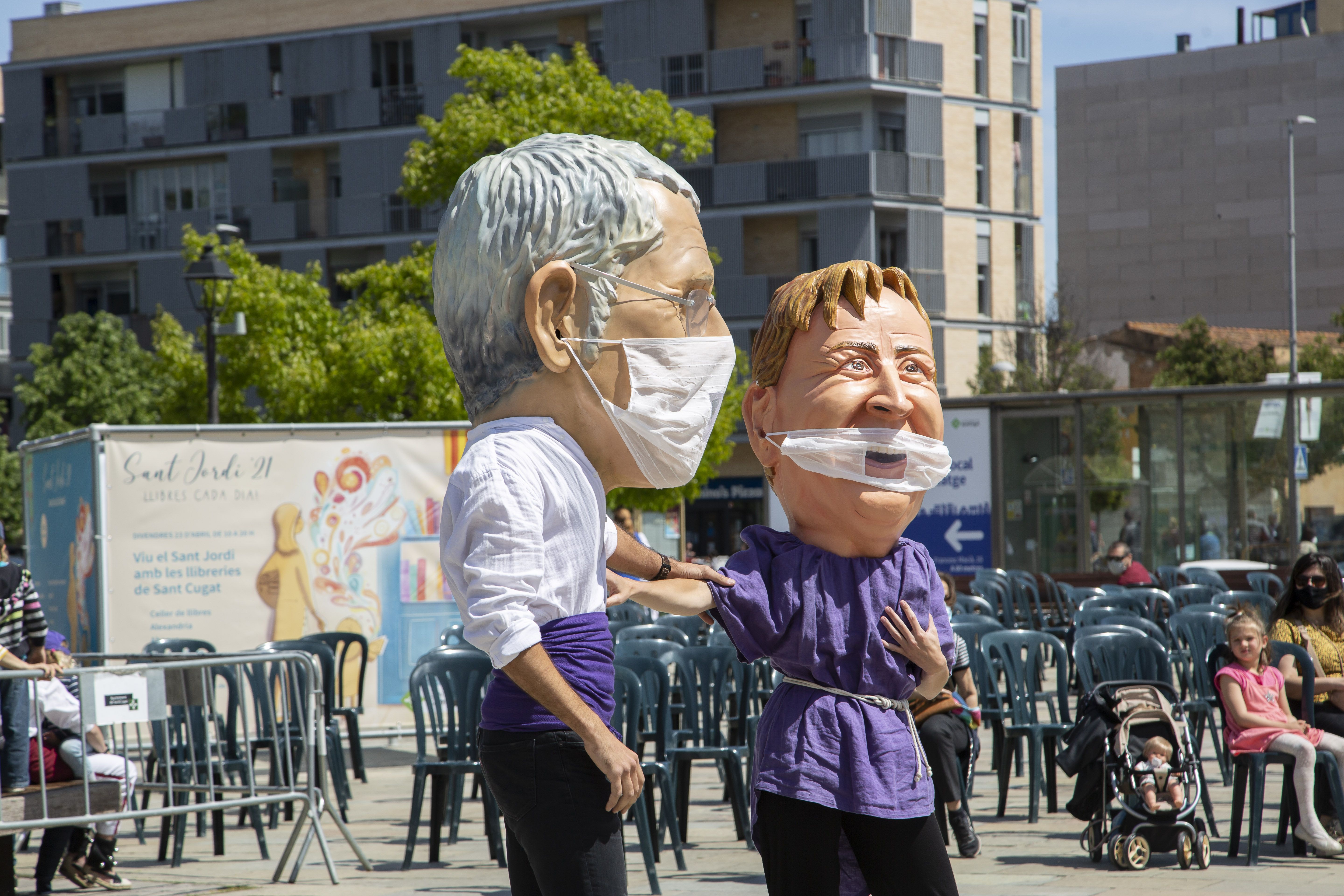 La cultura popular surt al carrer per Sant Jordi. FOTO: Àngel Bravo