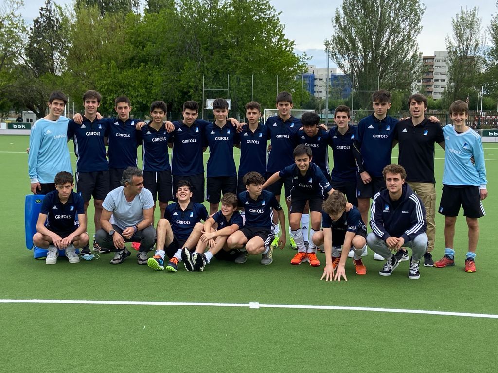 El conjunt masculí del Junior FC s'ha adjudicat la medalla de bronze, igual que va fer en el Campionat d'Espanya. FOTO: Twitter Junior FC