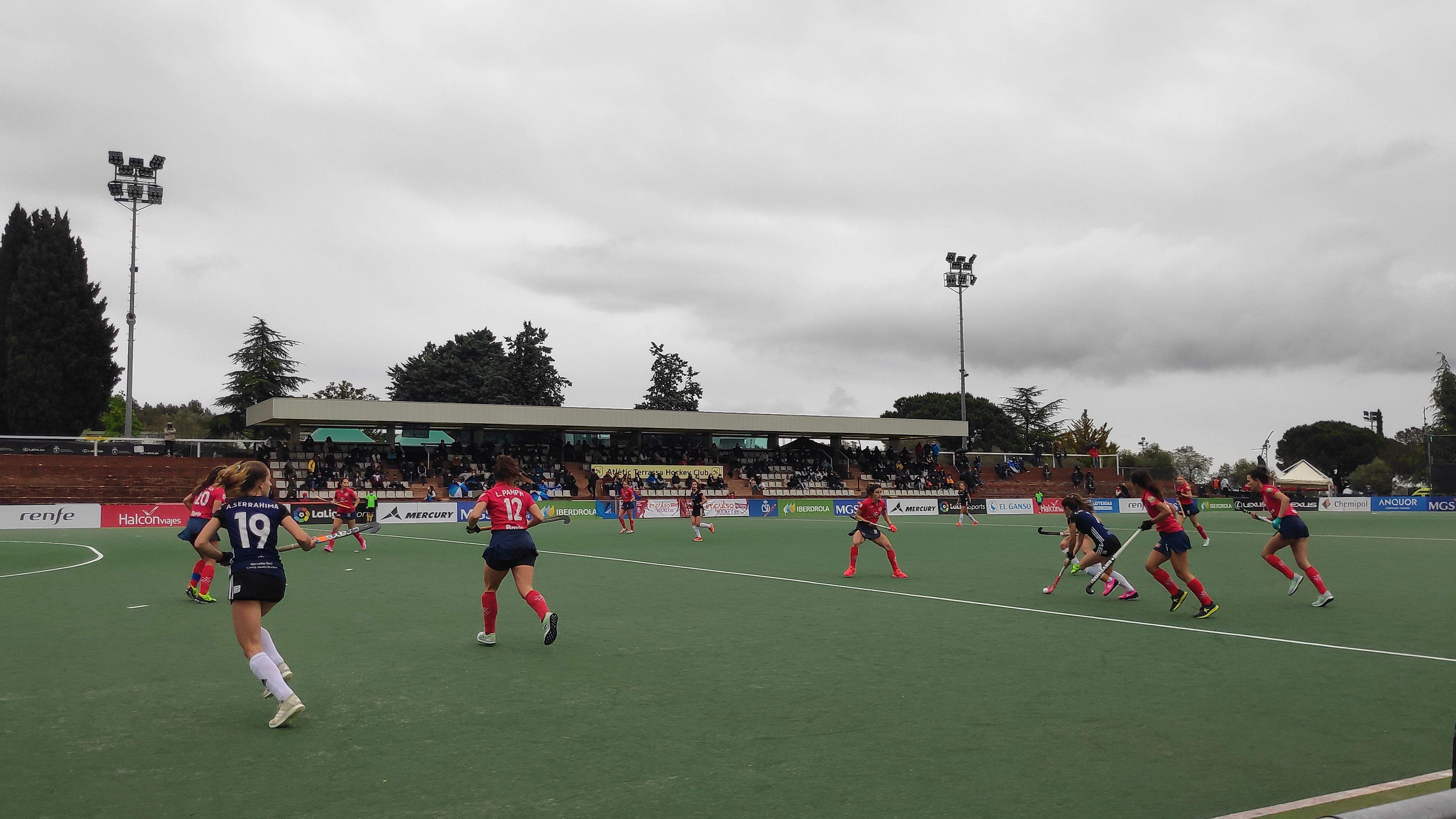El Junior FC en un dels atacs de la semifinal davant l'SPV Complutense. FOTO: Amit Gayà.