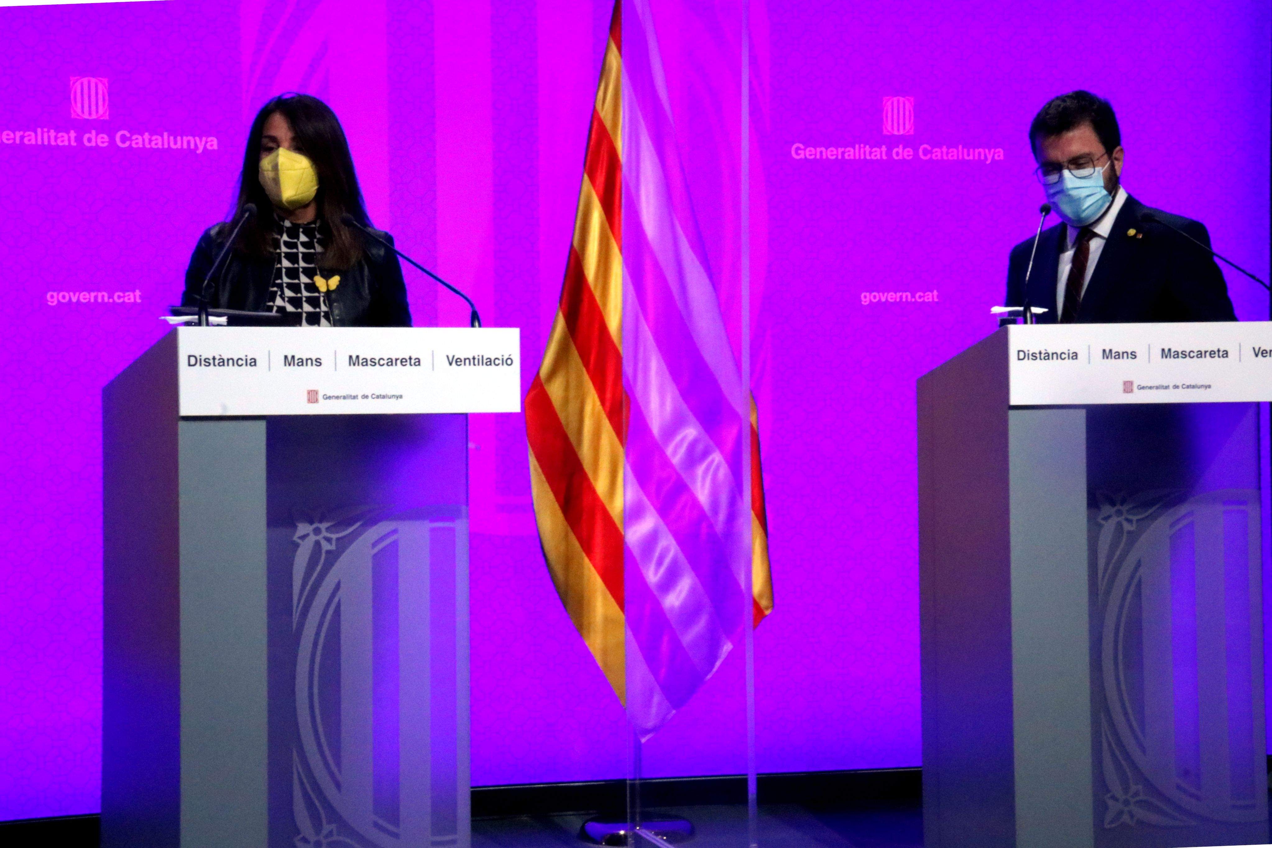 El vicepresident amb funcions de president, Pere Aragonès, amb la consellera Meritxell Budó, parlant aquest dimarts sobre el toc de queda. FOTO: ACN El vicepresident amb funcions de president, Pere Aragonès, amb la consellera Meritxell Budó, parlant aquest dimarts sobre el toc de queda. FOTO: ACN