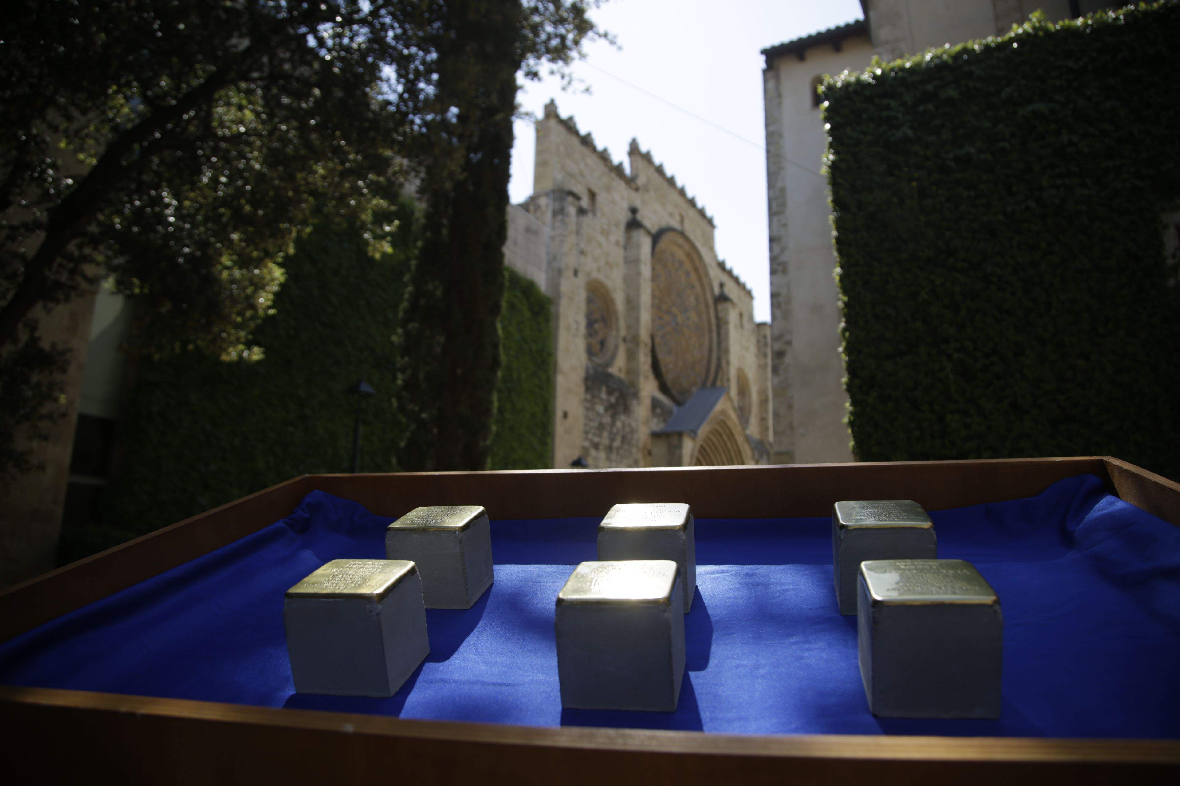 Sant Cugat ret homenatge als santcugatencs que van ser deportats a camps de concentració nazis. FOTO: Àngel Bravo