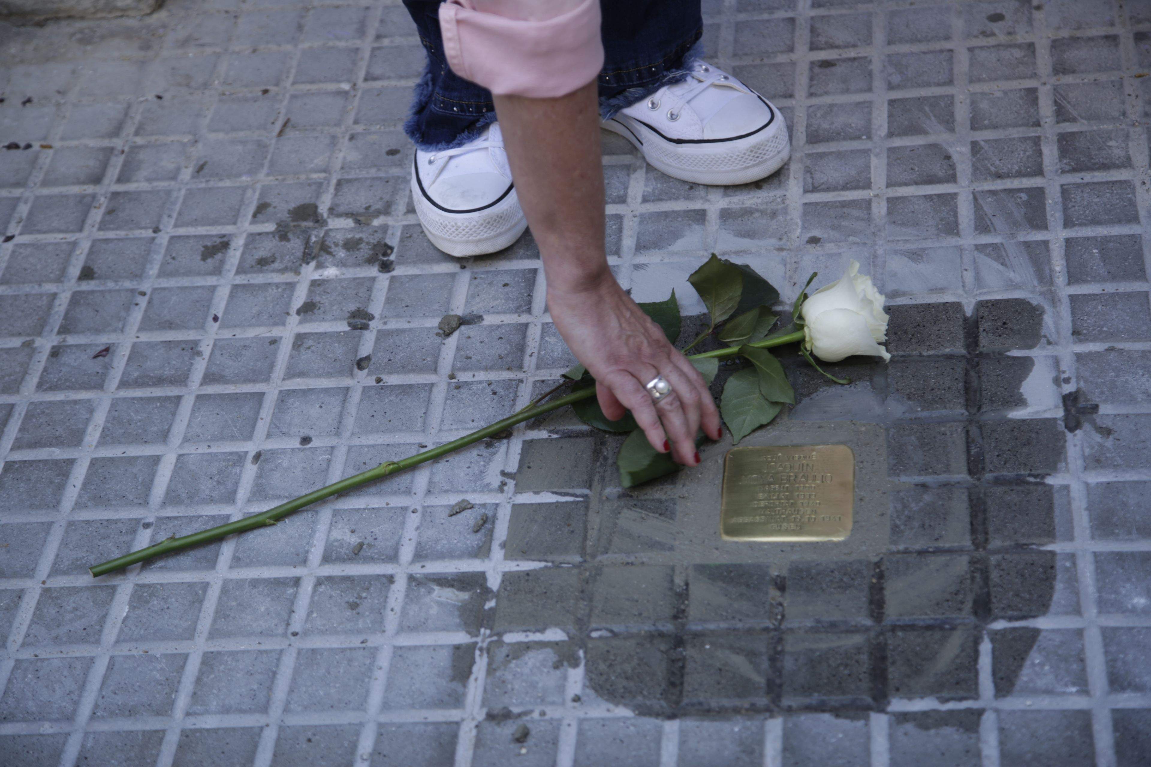 Sant Cugat ret homenatge als santcugatencs que van ser deportats a camps de concentració nazis. FOTO: Àngel Bravo
