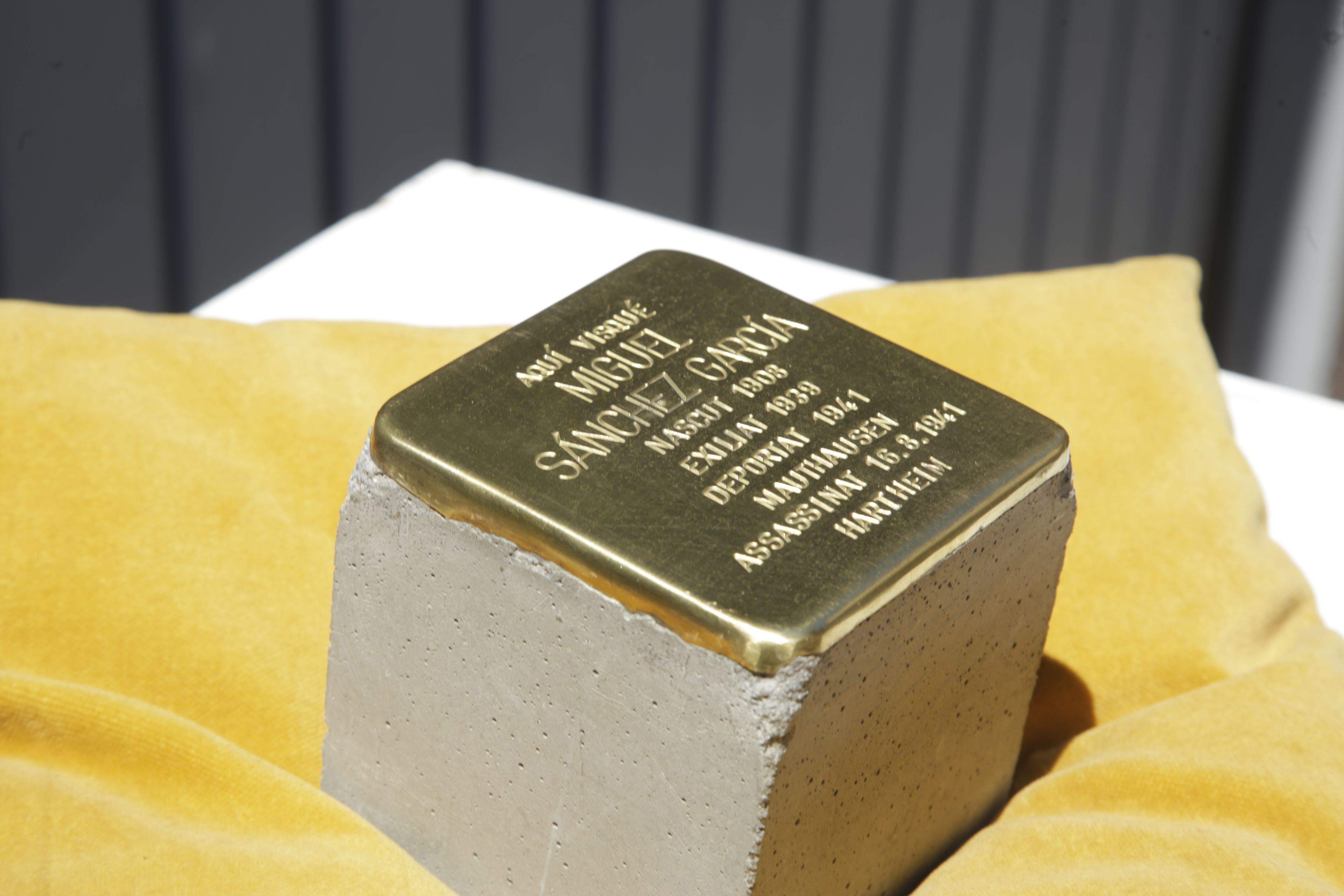 Sant Cugat ret homenatge als santcugatencs que van ser deportats a camps de concentració nazis. FOTO: Àngel Bravo