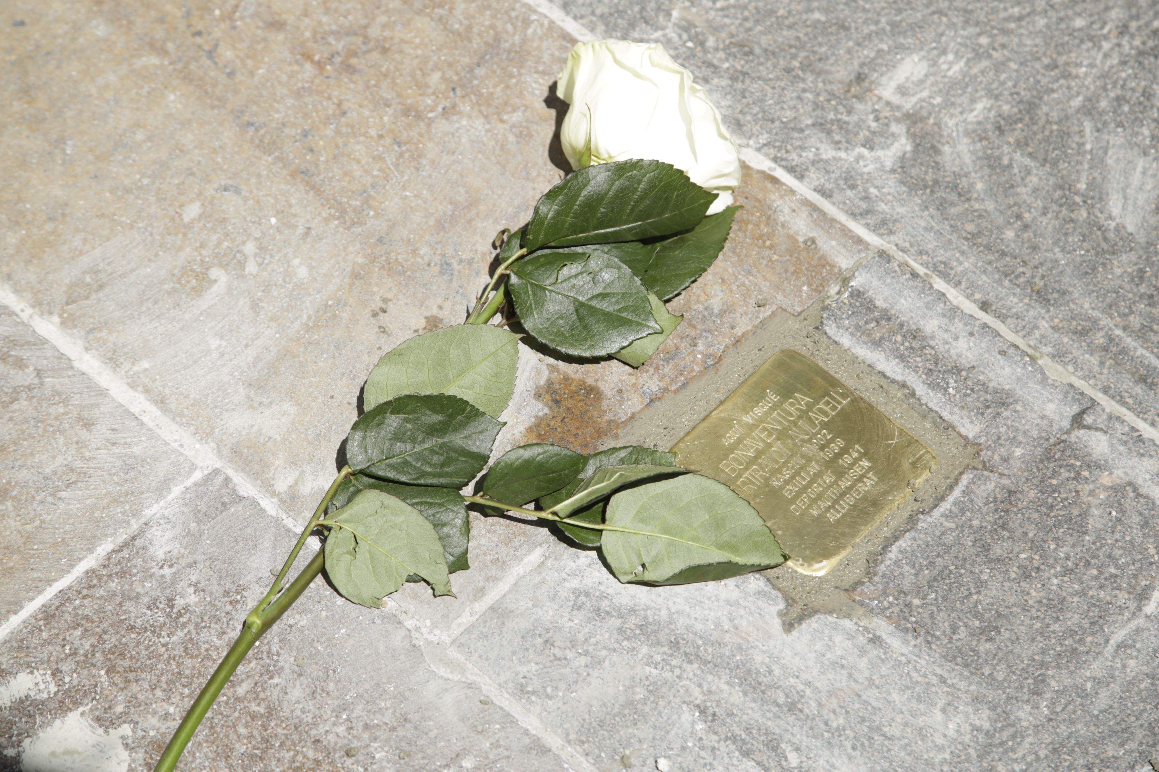 Sant Cugat ret homenatge als santcugatencs que van ser deportats a camps de concentració nazis. FOTO: Àngel Bravo