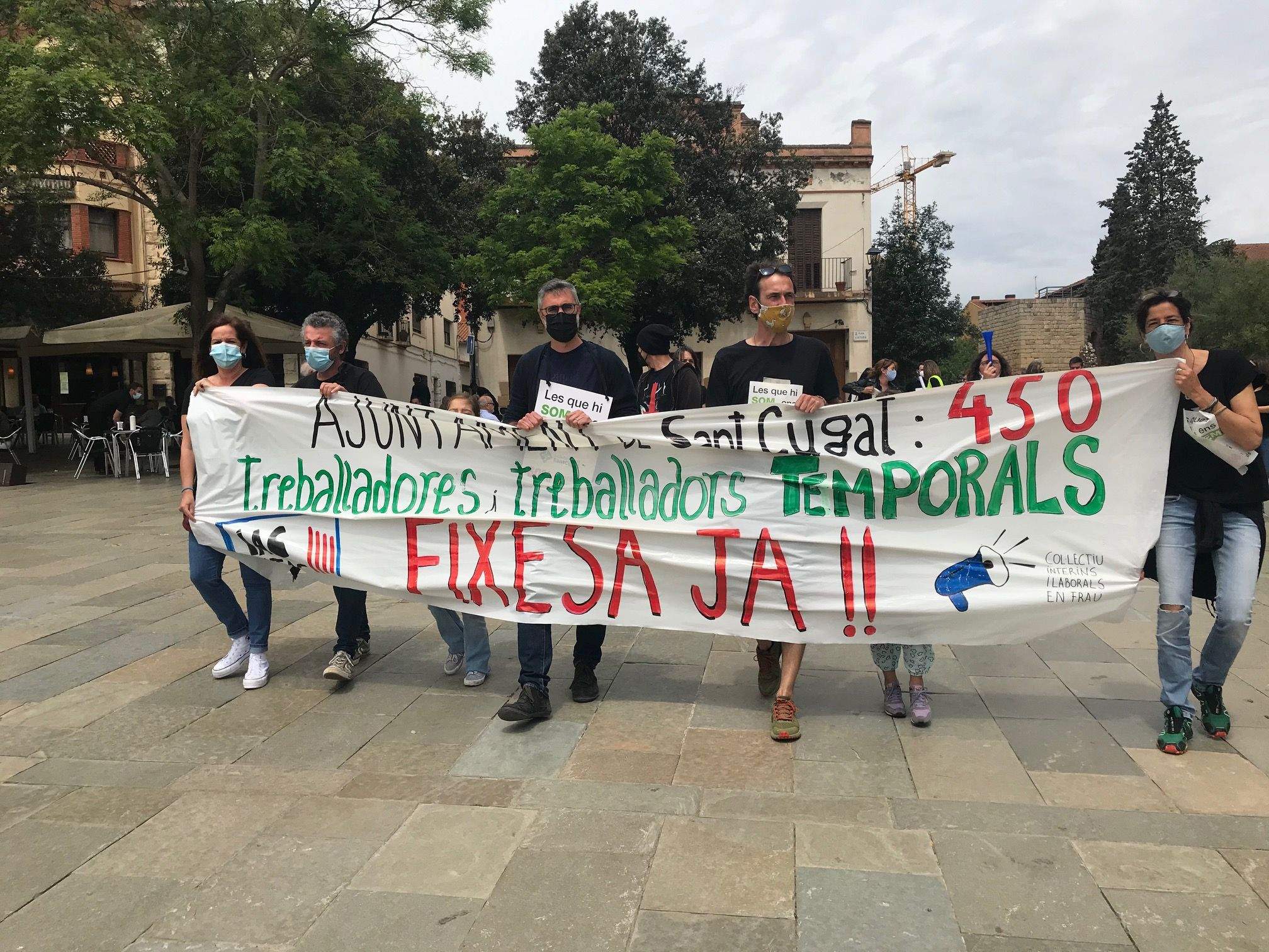 Manifestació d'interins i temporals de l'Ajuntament per reclamar fixesa laboral. FOTO: Nielo Ballart