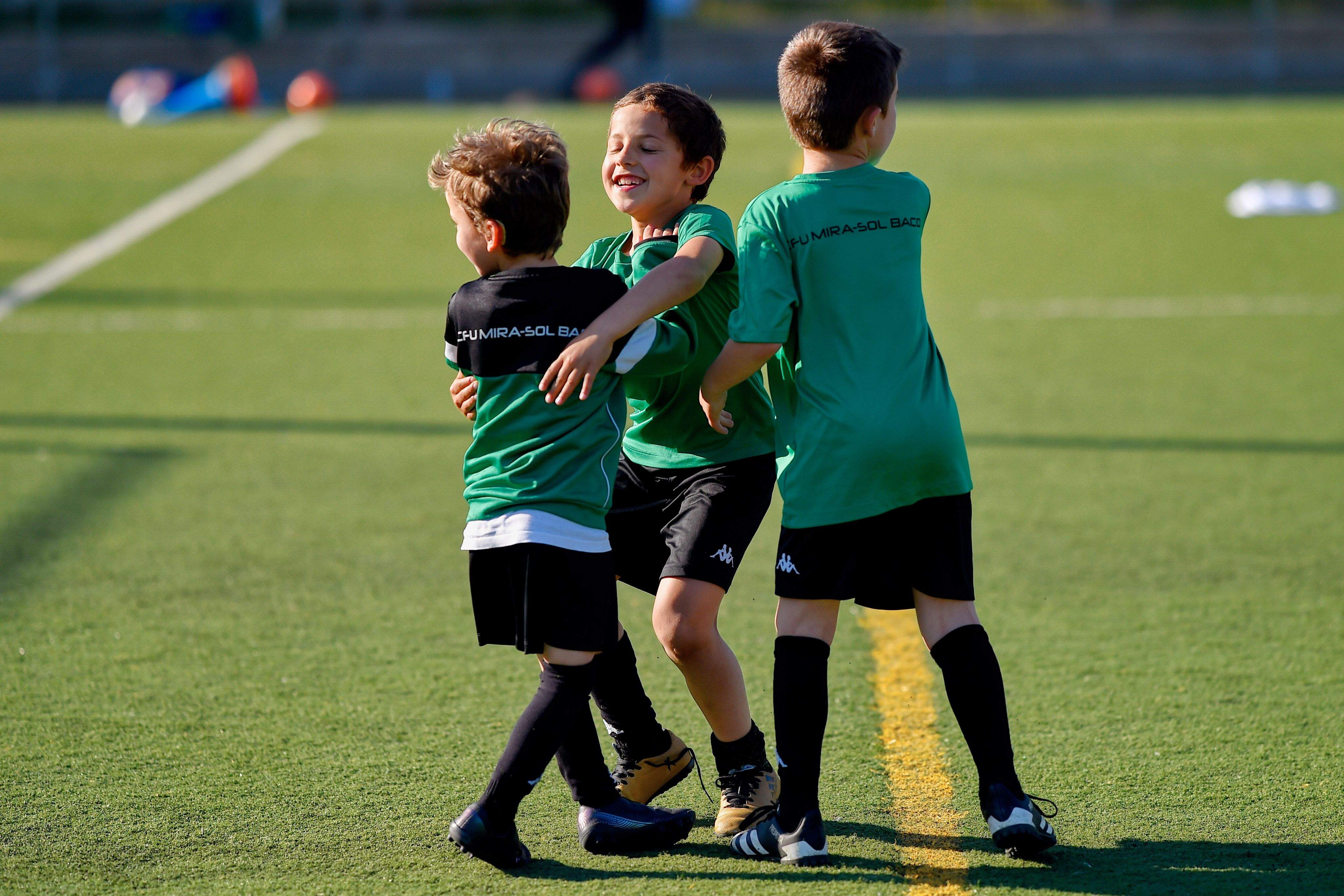 El programa 'La Frontal' de la Federació Catalana de Futbol dona a conèixer el CFU Mira-sol Baco. FOTO: FCF.
