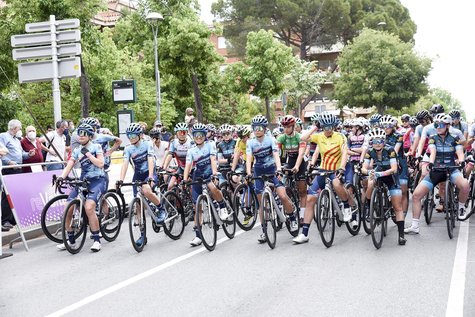 Sortida de la segona edició de la reVolta. Foto: Bernat Millet.