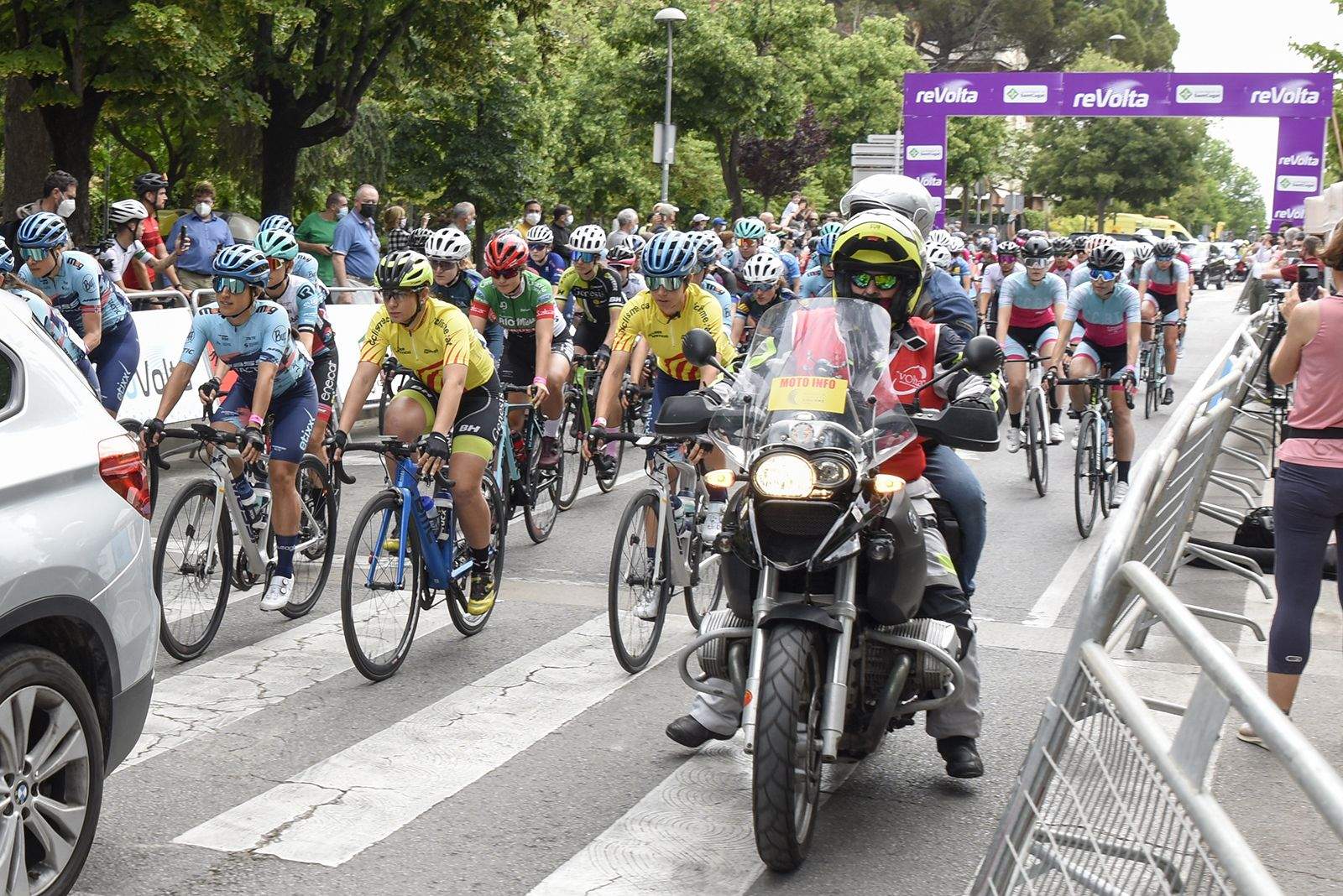 Sortida de la reVolta. Foto: Bernat Millet.
