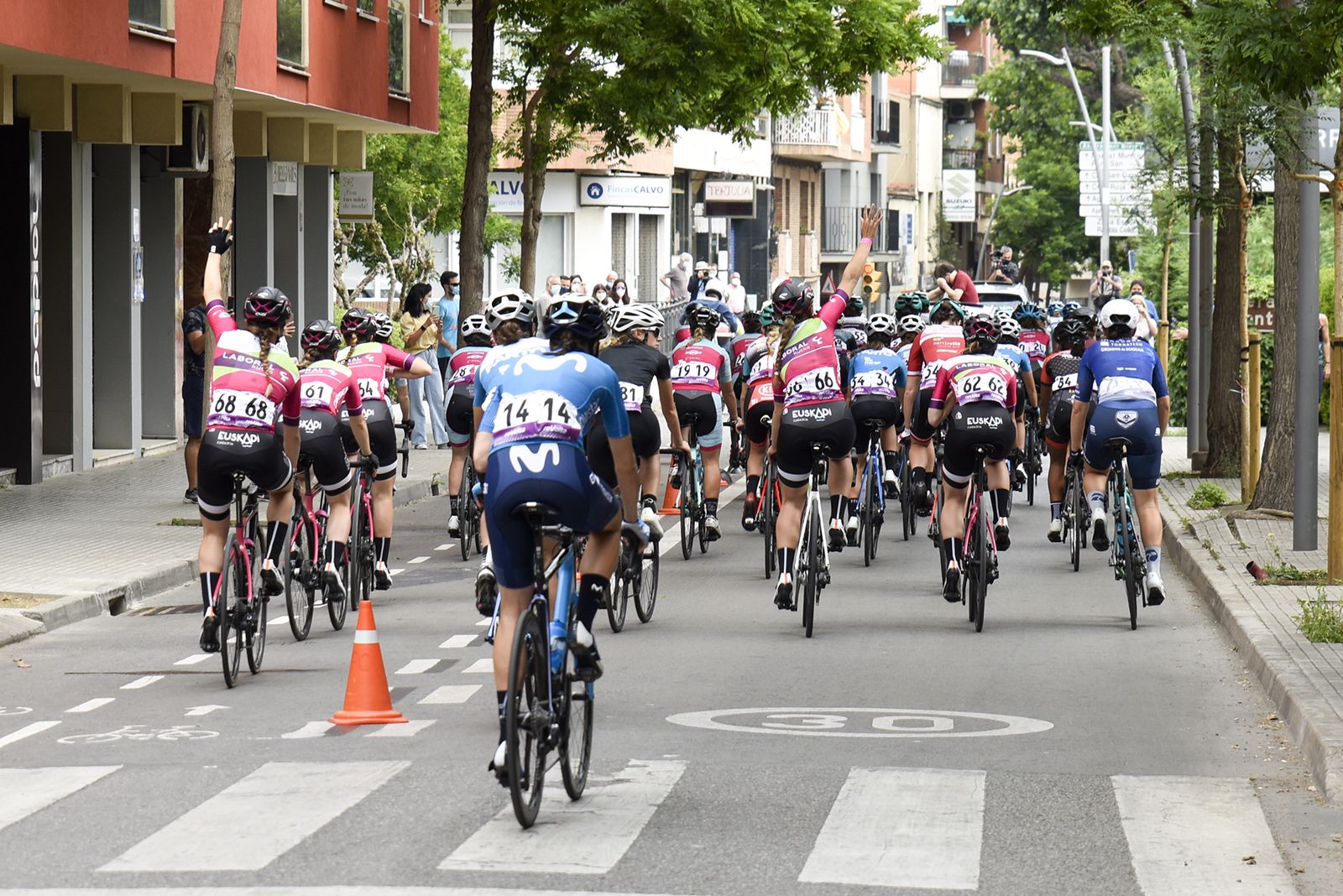 Sortida de la 2a edició de la reVolta. Foto: Bernat Millet.