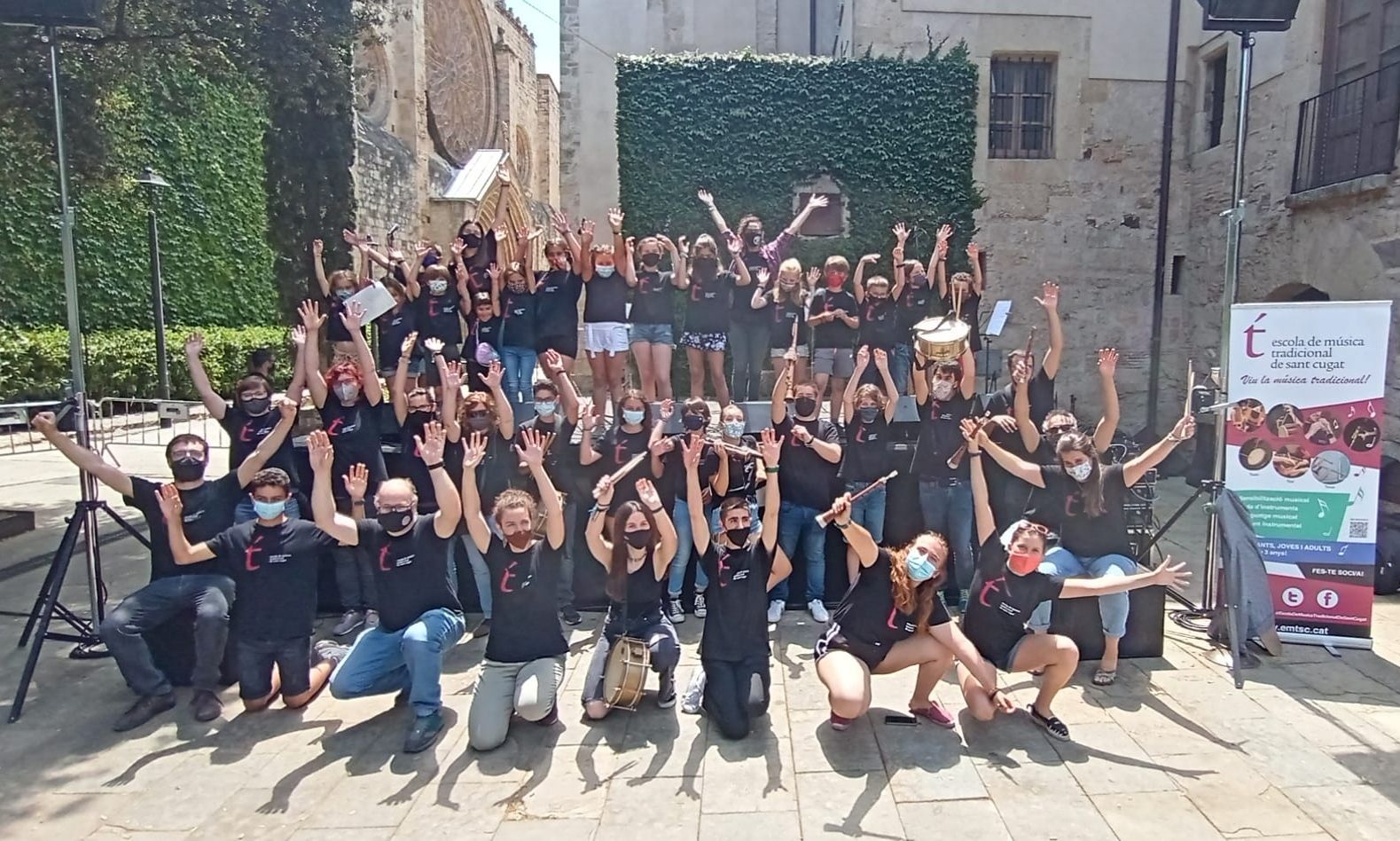 Tots els participants del concert de cloenda del curs 2021-2021. FOTO: Escola de Música Tradicional de Sant Cugat.