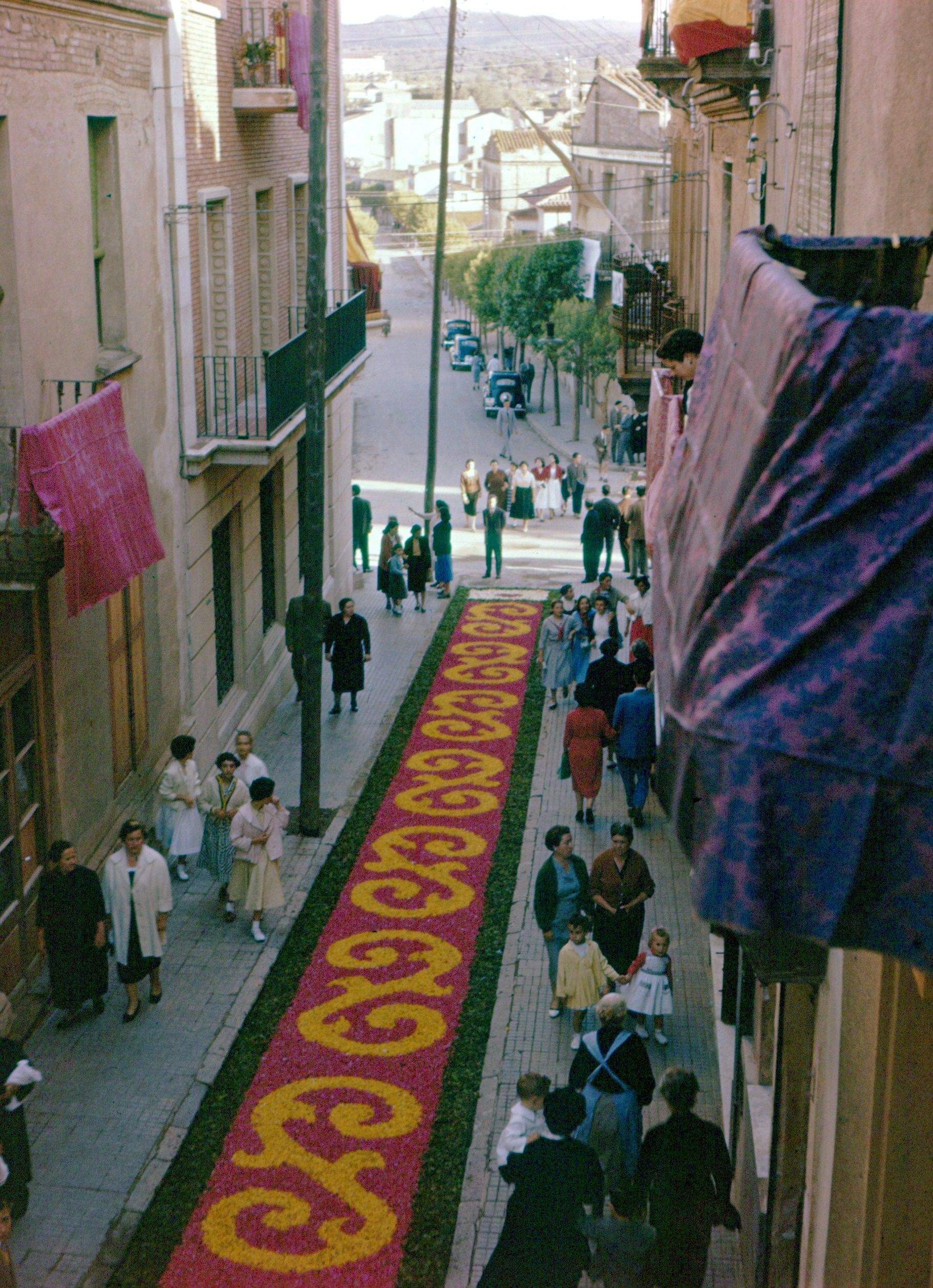 Gran catifa de flors en el Corpus del 1956. FOTO: Octavi Galceran