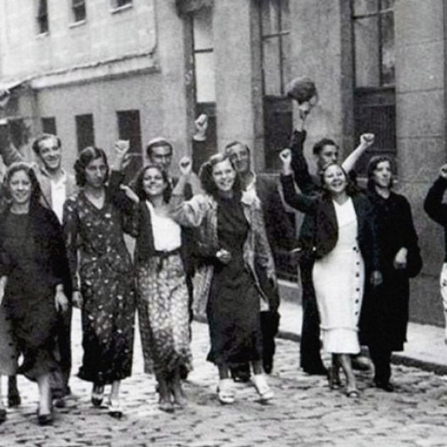 Unes dones en la 2a Republica. FOTO: Cedida