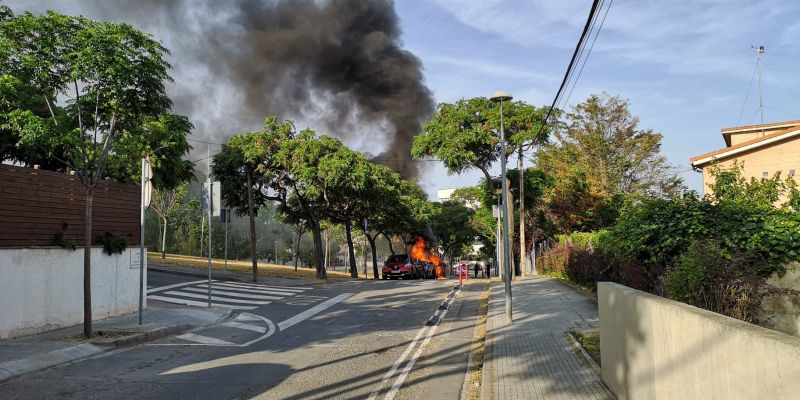 L'incendi que han apagat els Bombers a Sant Cugat. FOTO: Cedida