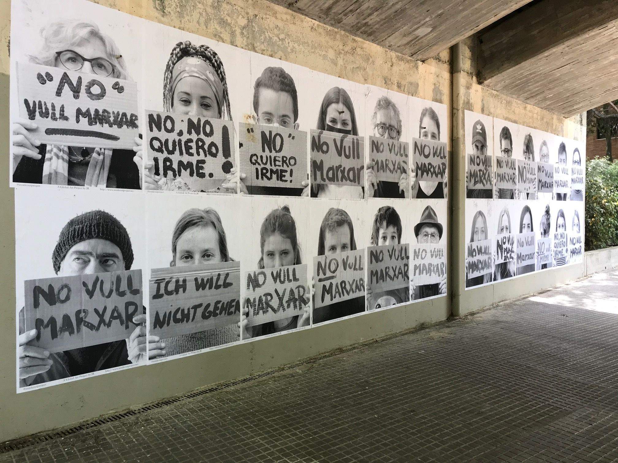 El mural fotogràfic #NoVullMarxar a Sant Cugat. FOTO: TOT Sant Cugat